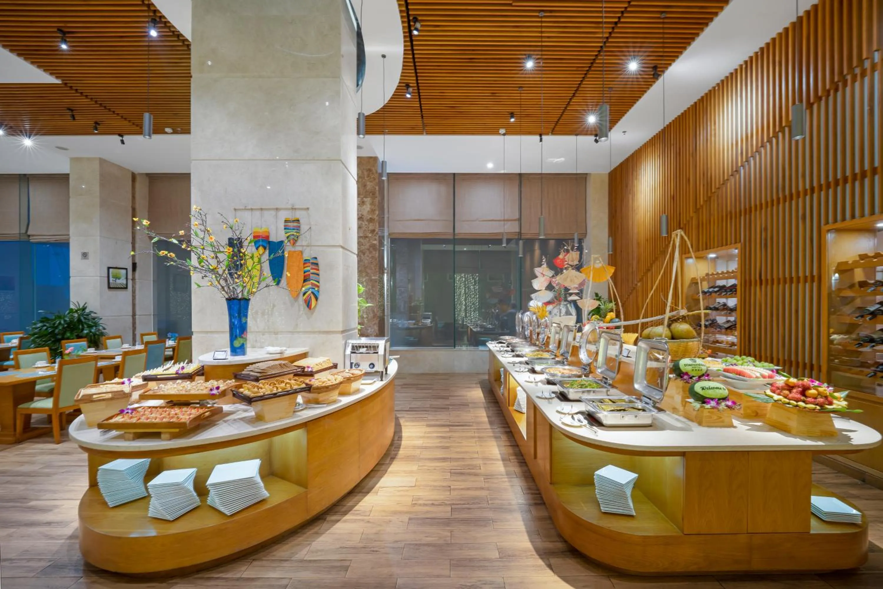 Restaurant/places to eat in Diamond Sea Hotel