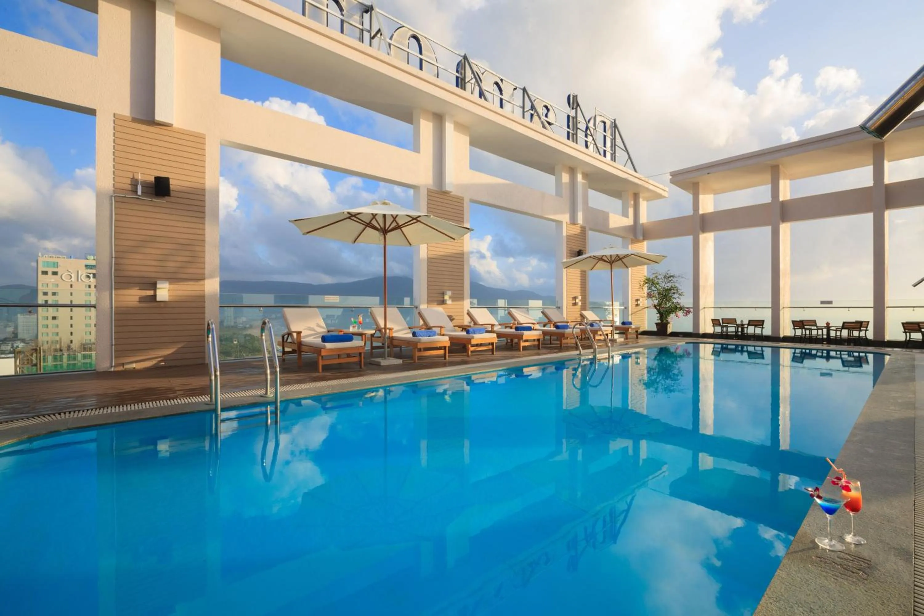 Day in Diamond Sea Hotel