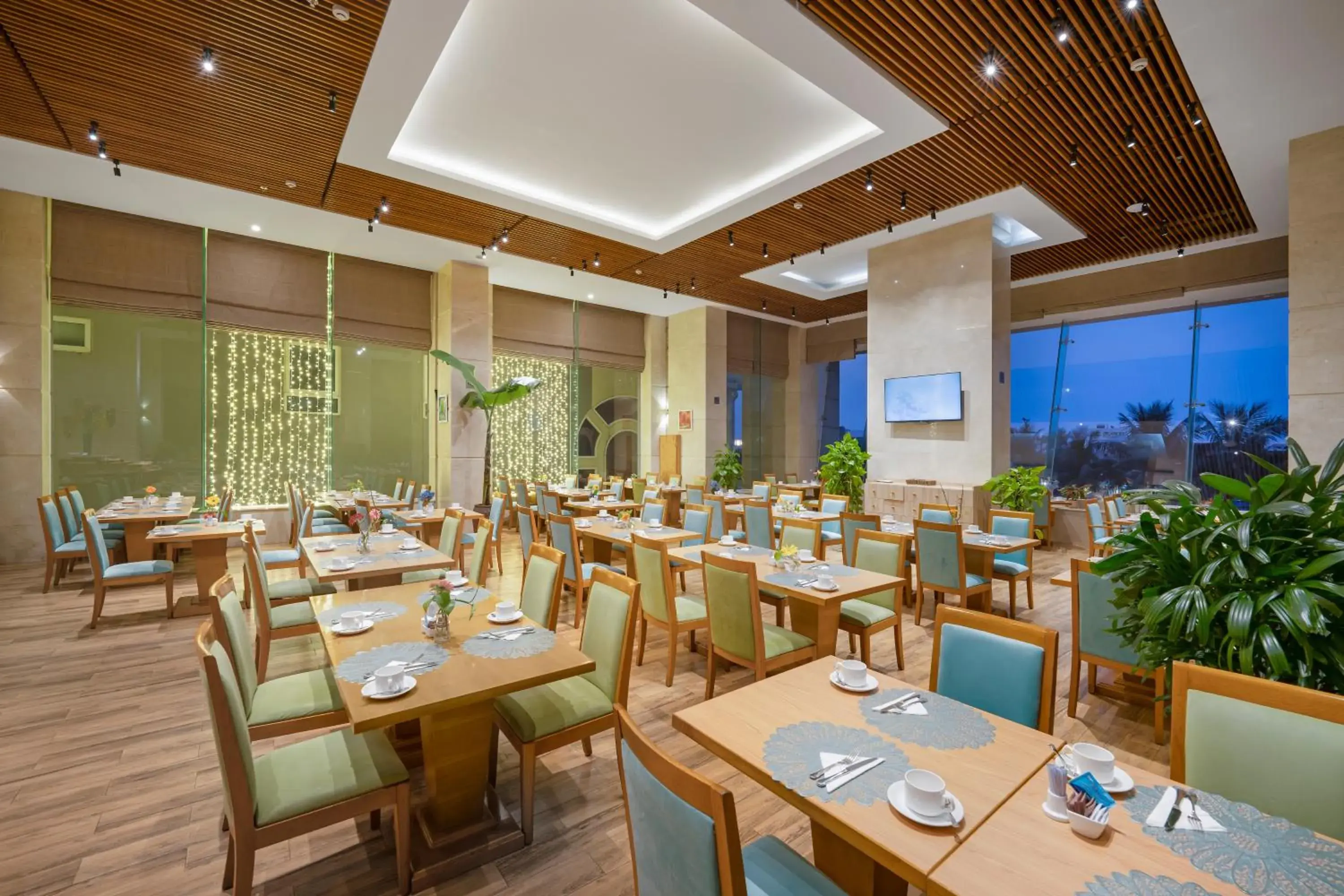 Restaurant/places to eat in Diamond Sea Hotel Restaurant/places to eat in Diamond Sea Hotel