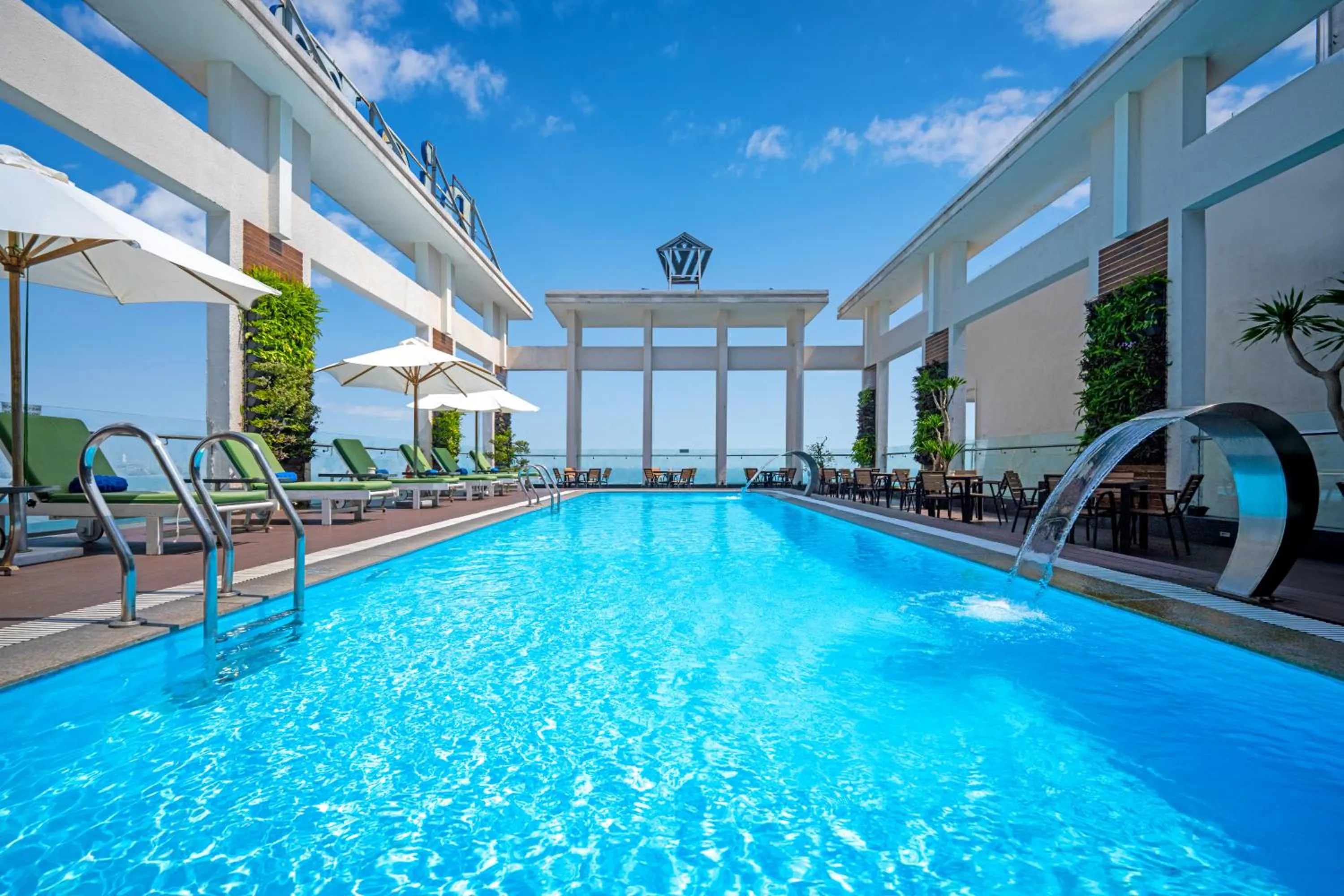 Pool view in Diamond Sea Hotel