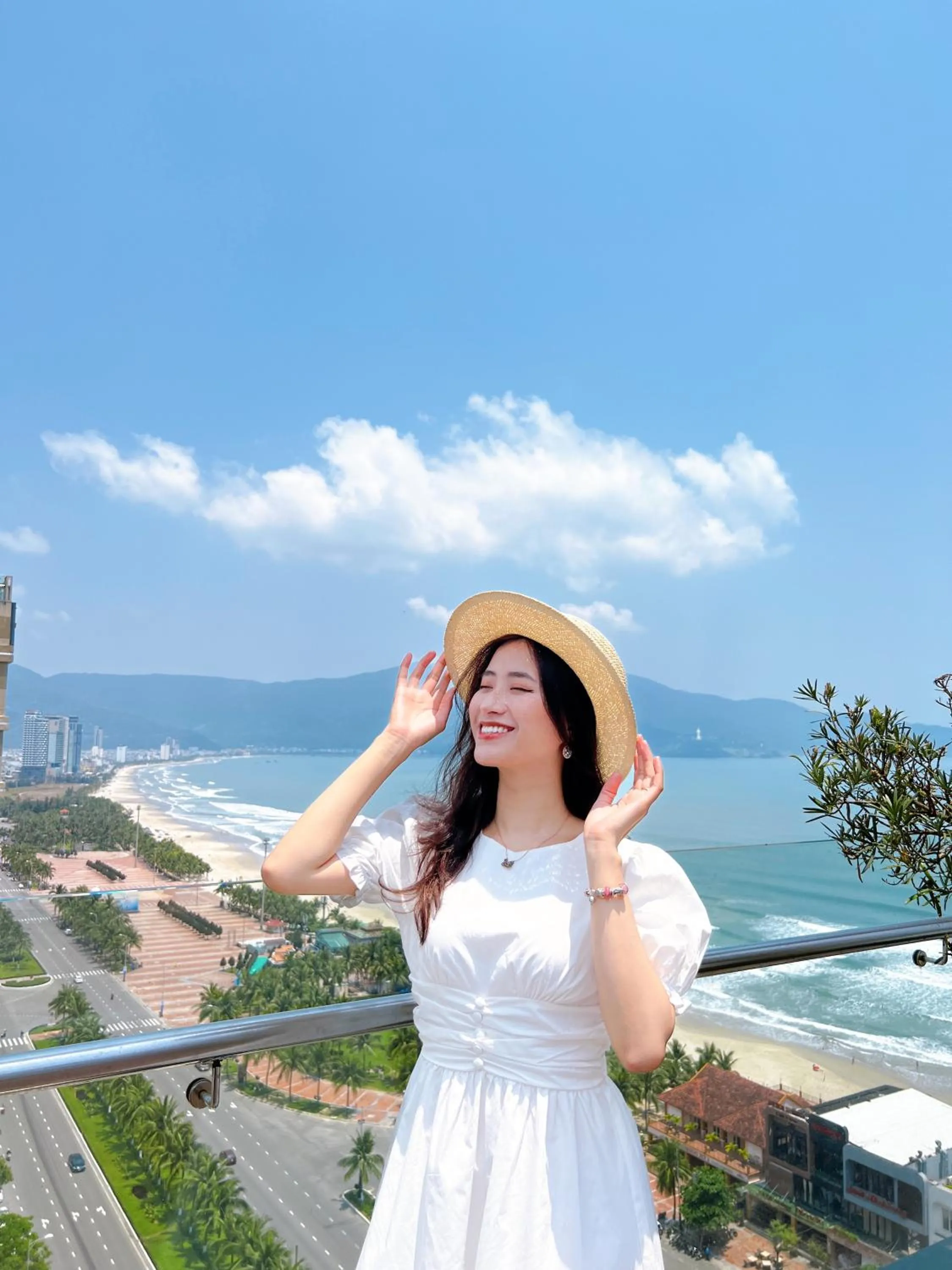 Day in Diamond Sea Hotel