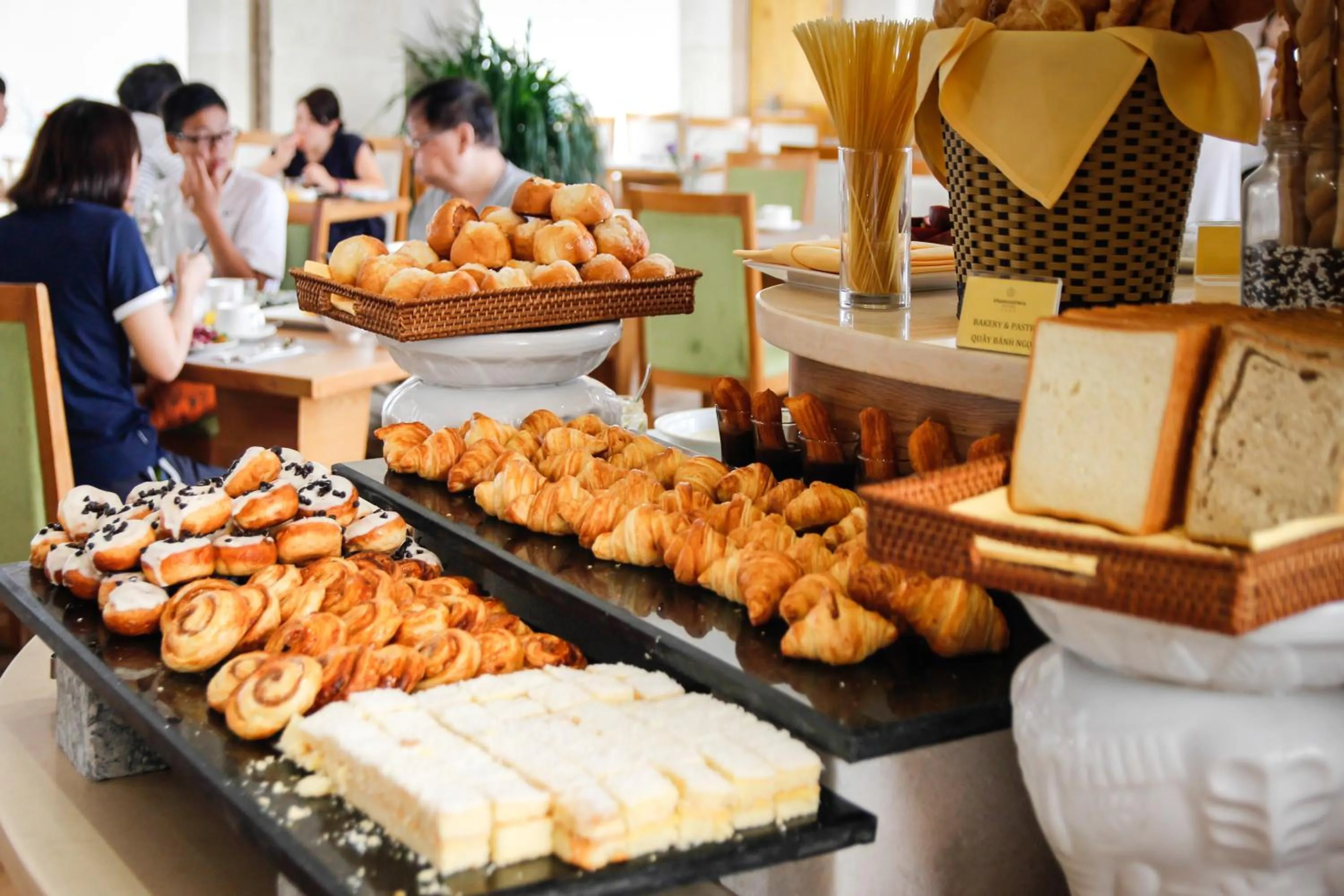 Restaurant/places to eat in Diamond Sea Hotel