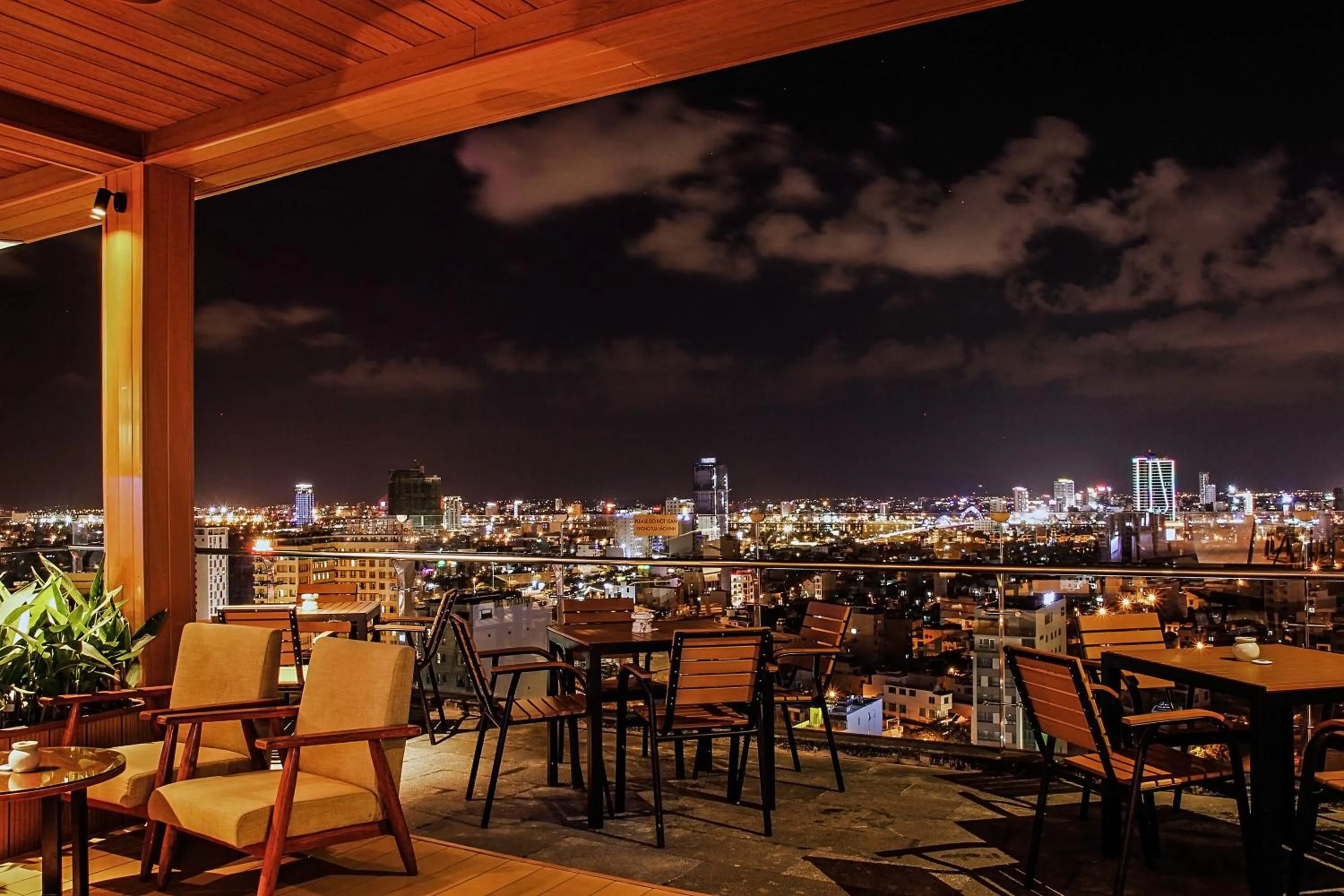 Restaurant/places to eat in Diamond Sea Hotel