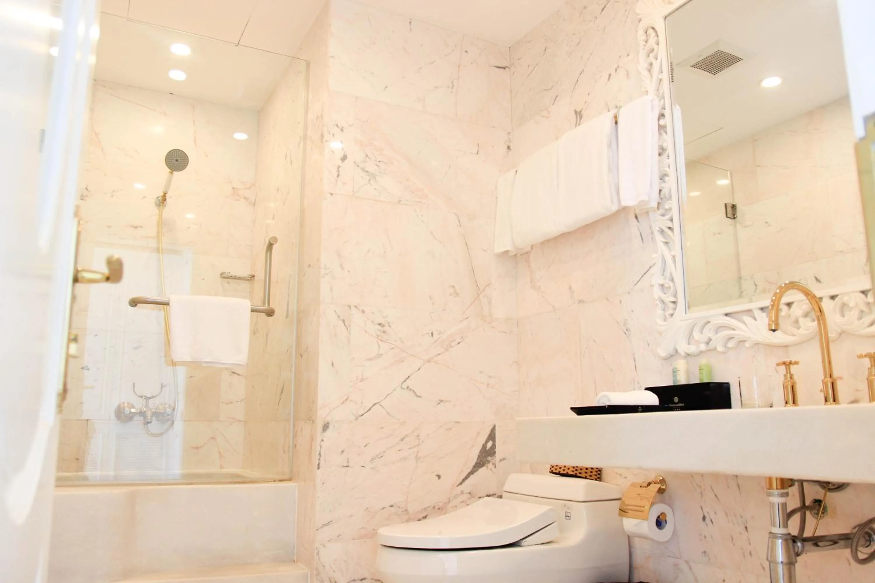 Bathroom in Diamond Sea Hotel