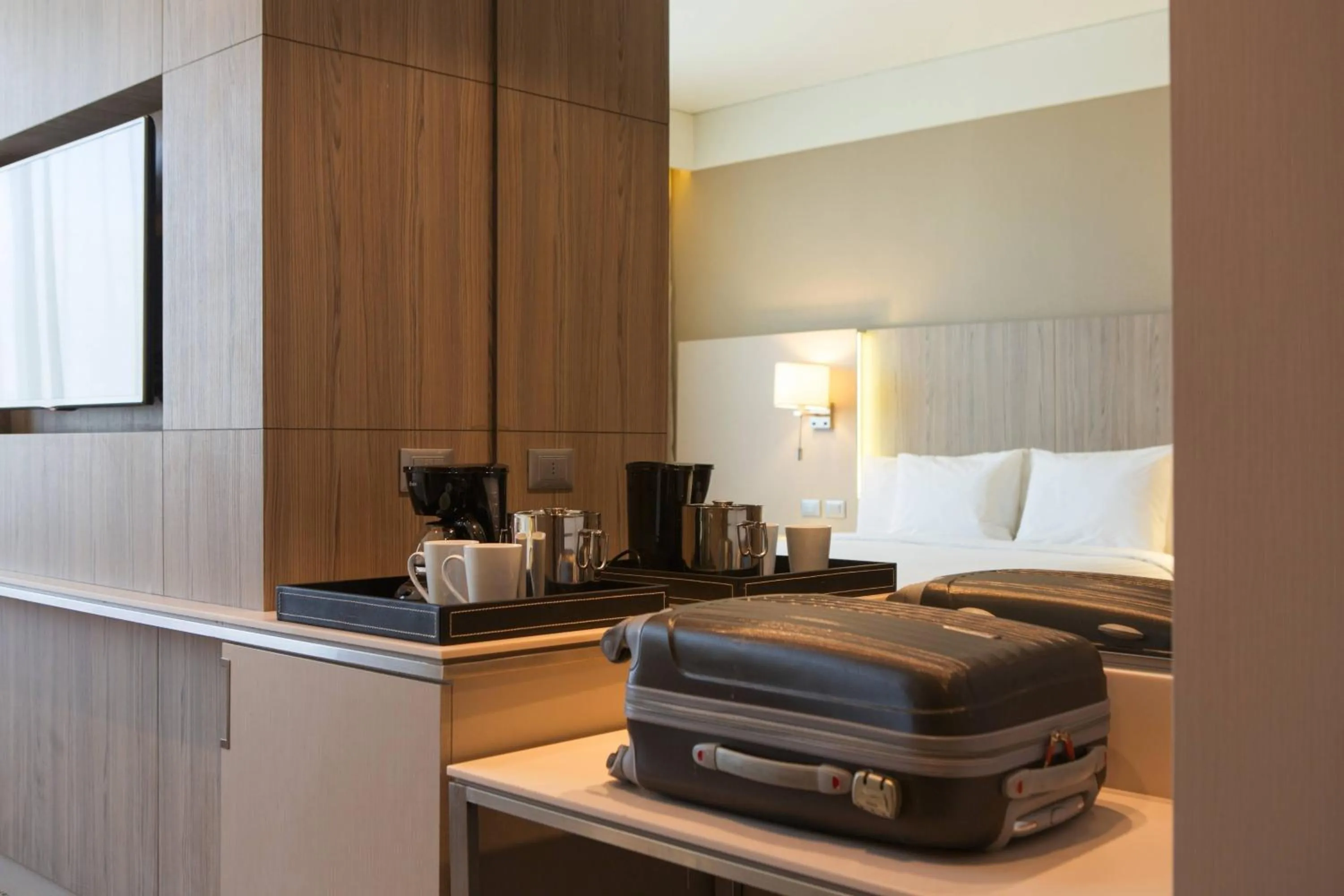 Photo of the whole room, Bed in Courtyard by Marriott Santiago Las Condes