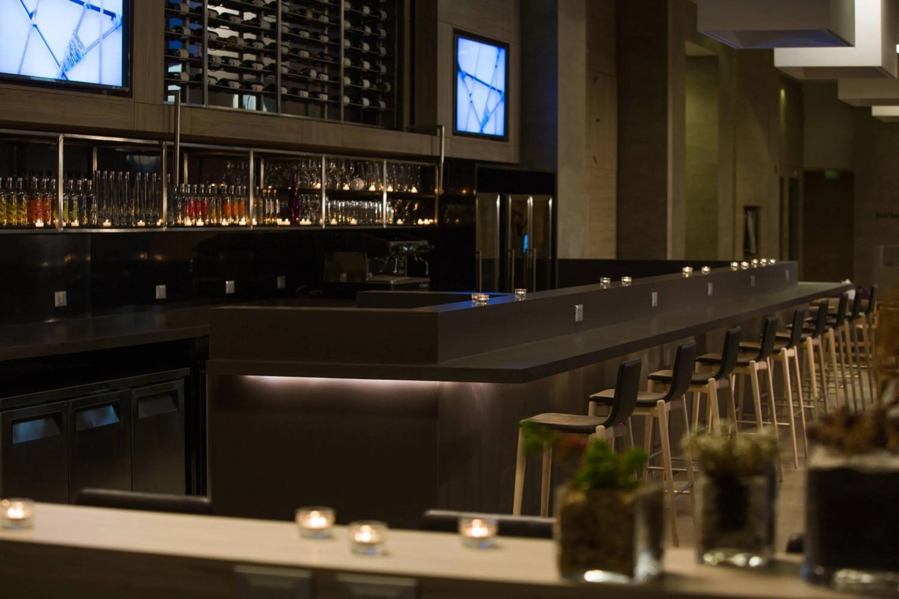 Restaurant/places to eat in Courtyard by Marriott Santiago Las Condes