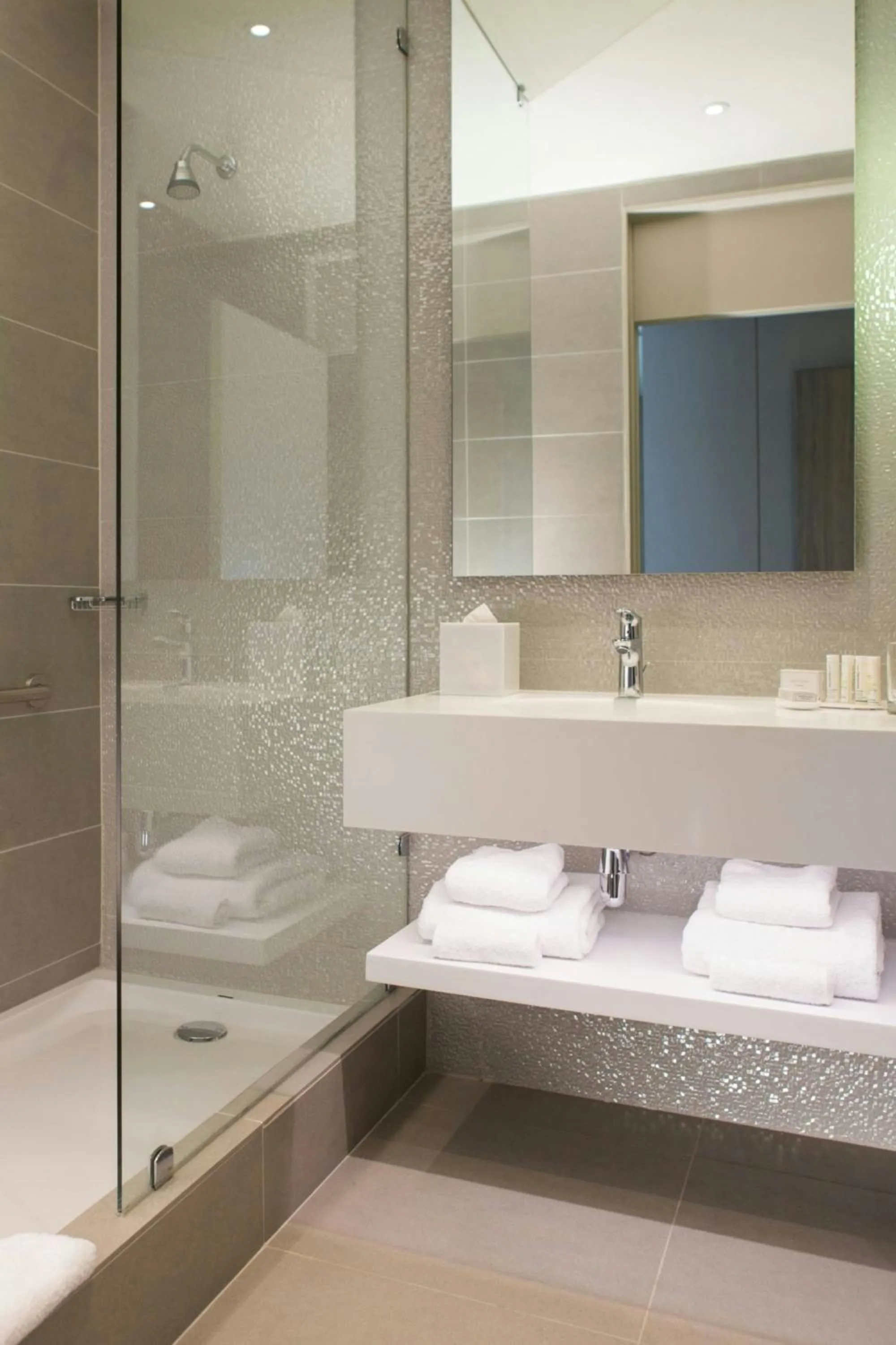 Bathroom in Courtyard by Marriott Santiago Las Condes