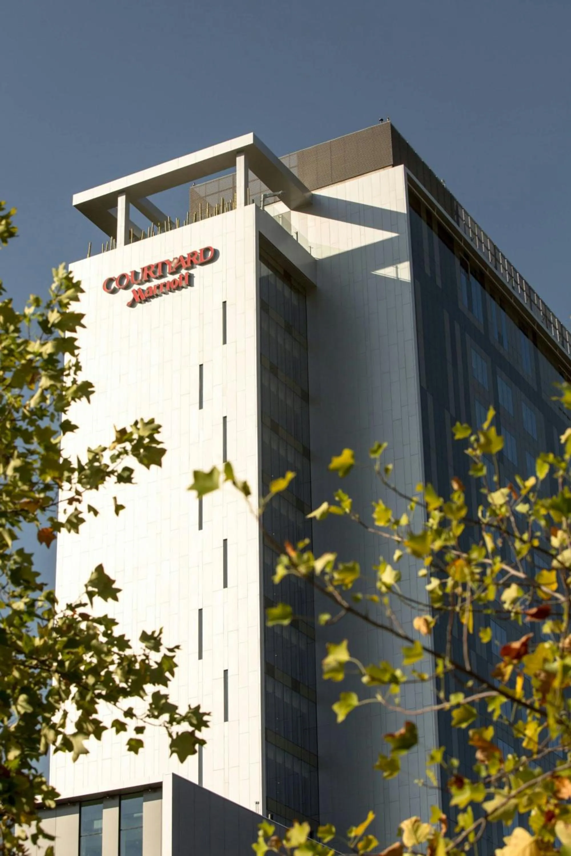 Property building in Courtyard by Marriott Santiago Las Condes