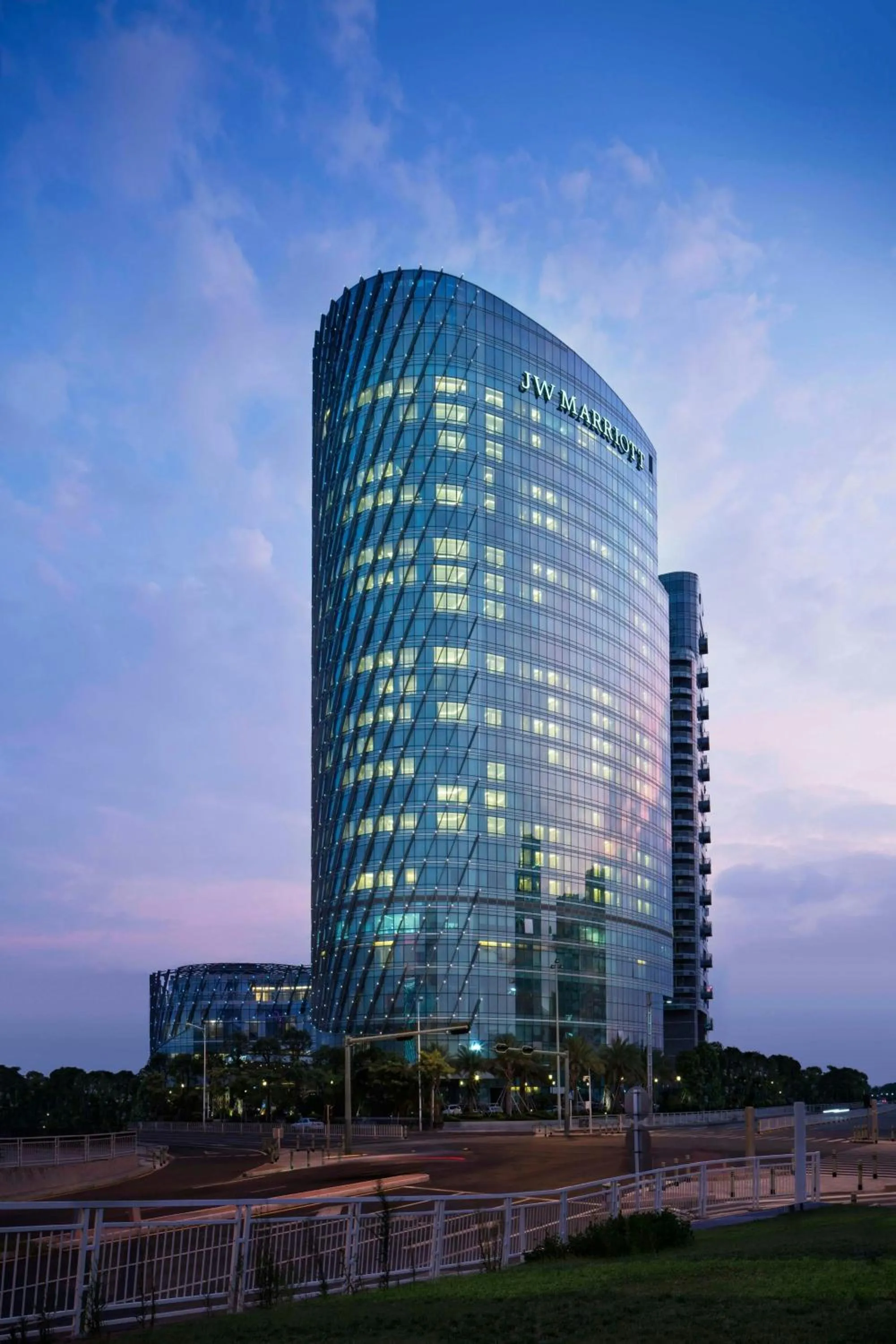 Property building in JW Marriott Hotel Shenzhen Bao'an International Airport