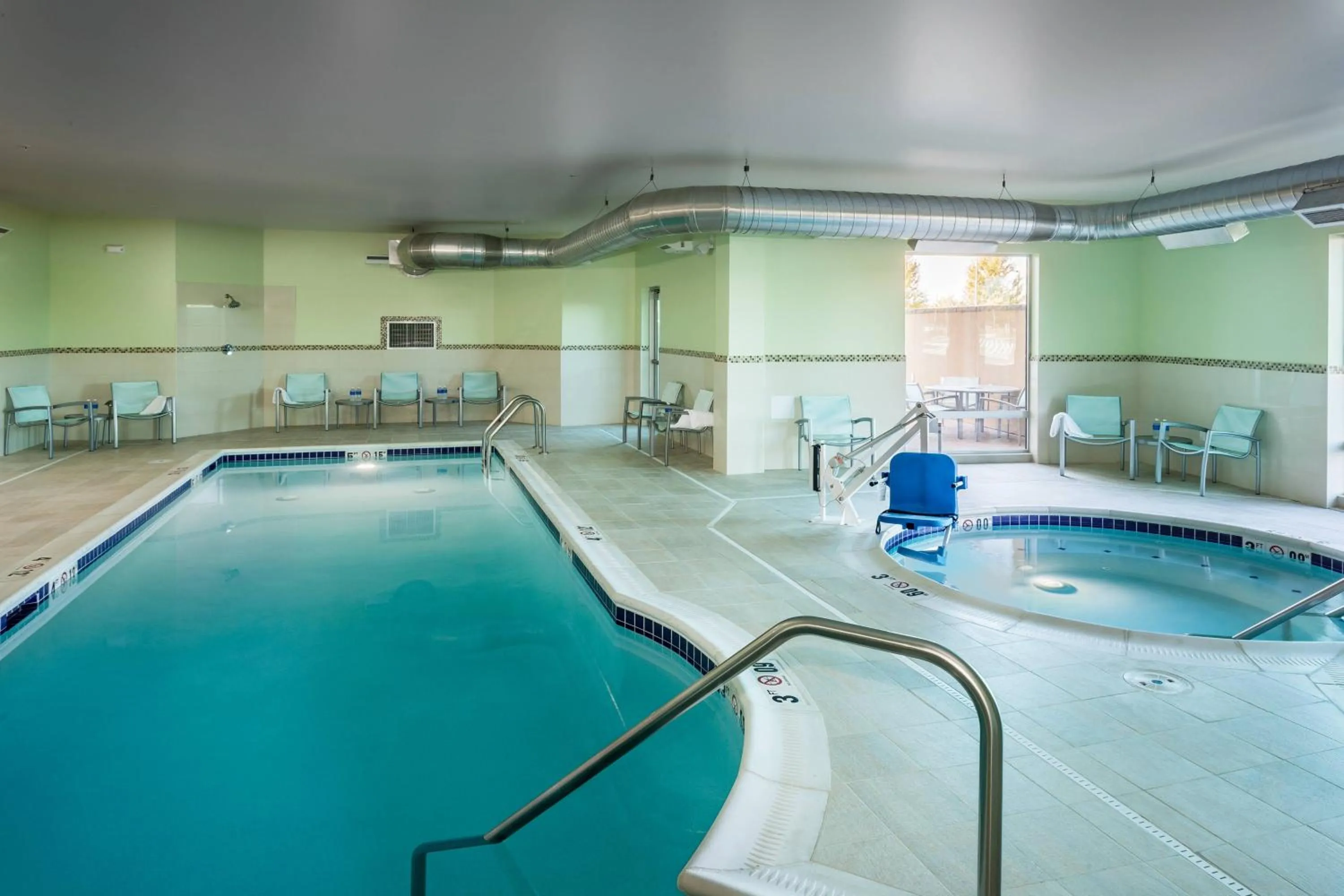 Swimming pool in SpringHill Suites by Marriott Kennewick Tri-Cities