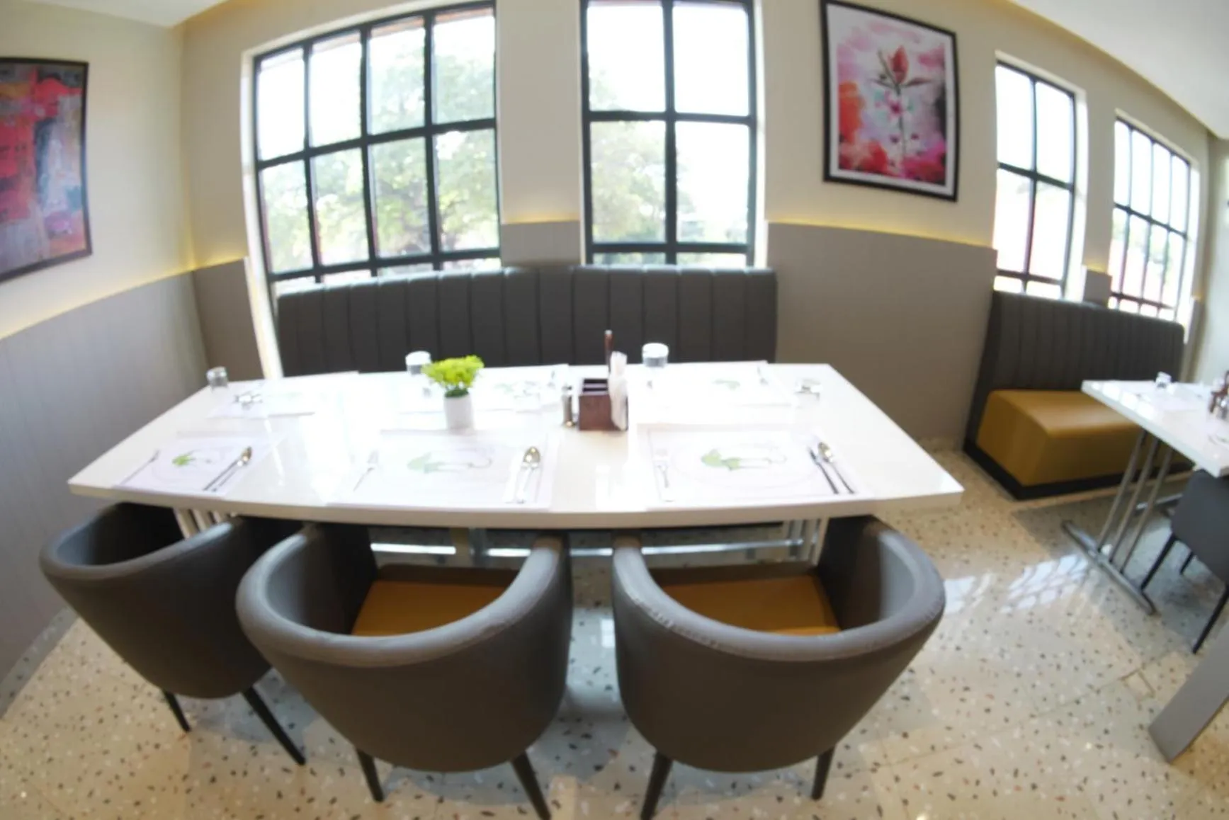 Restaurant/places to eat in The Byke Shanti Villa - Mahableshwar