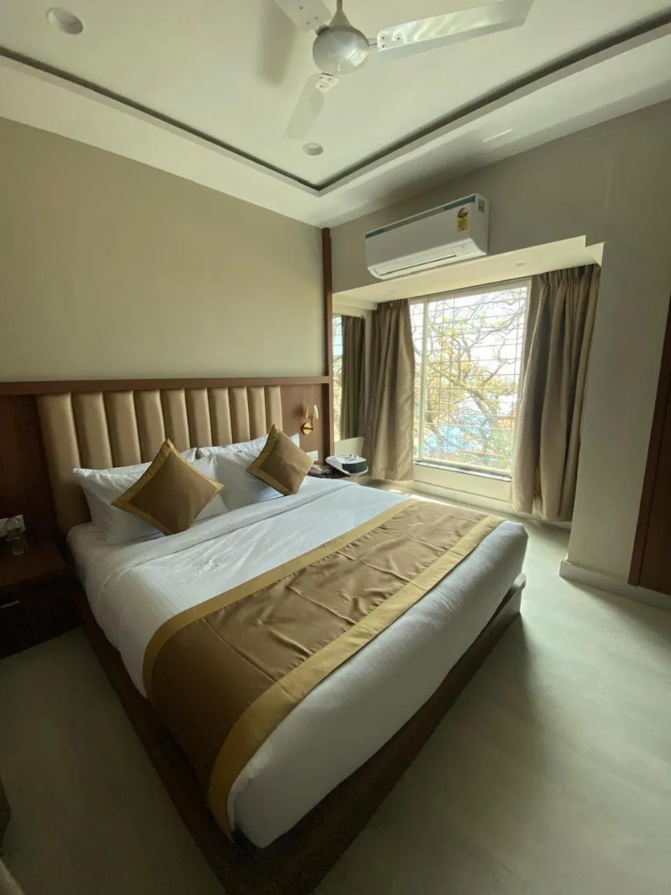 Bedroom, Bed in The Byke Shanti Villa - Mahableshwar