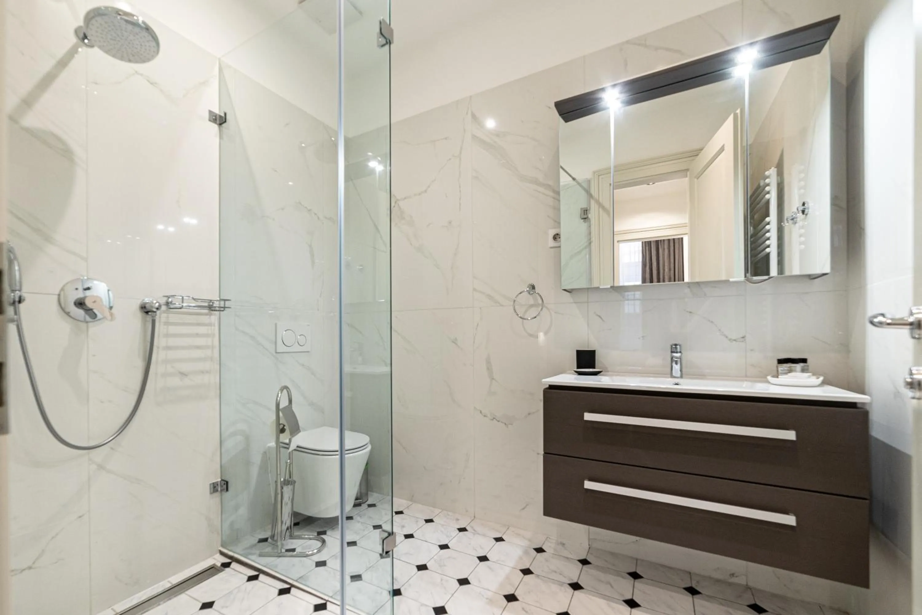 Shower in Kozmo Residences Budapest