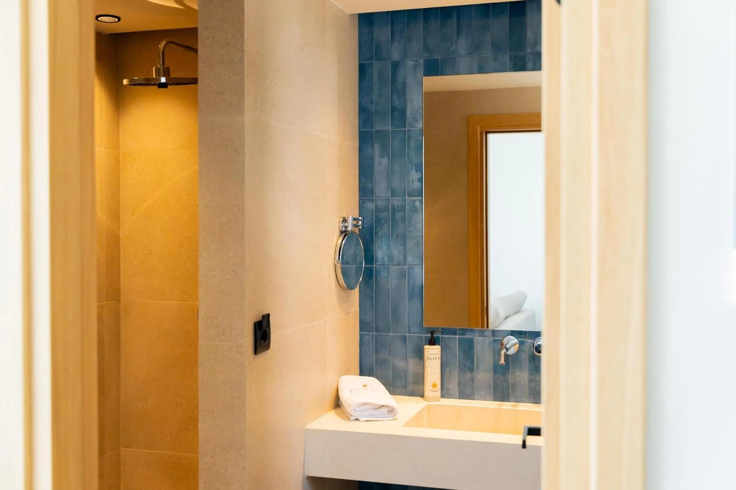 Bathroom in Este Elegant Suites & Villas - Adults Only