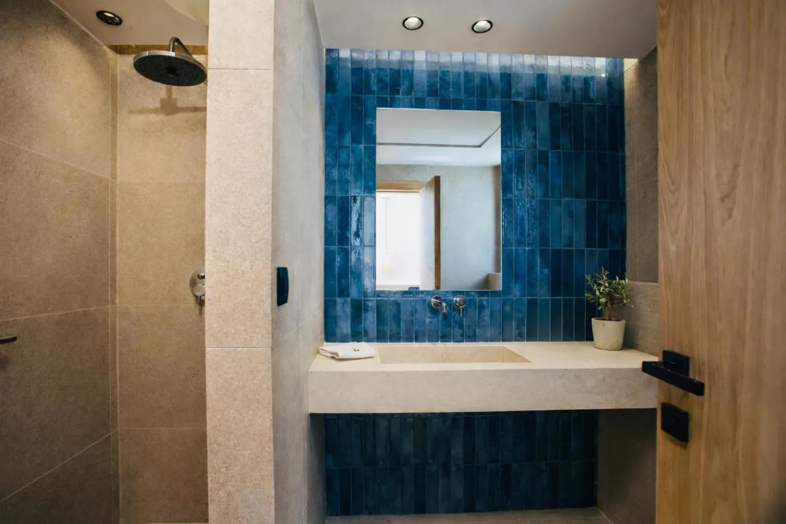 Bathroom in Este Elegant Suites & Villas - Adults Only