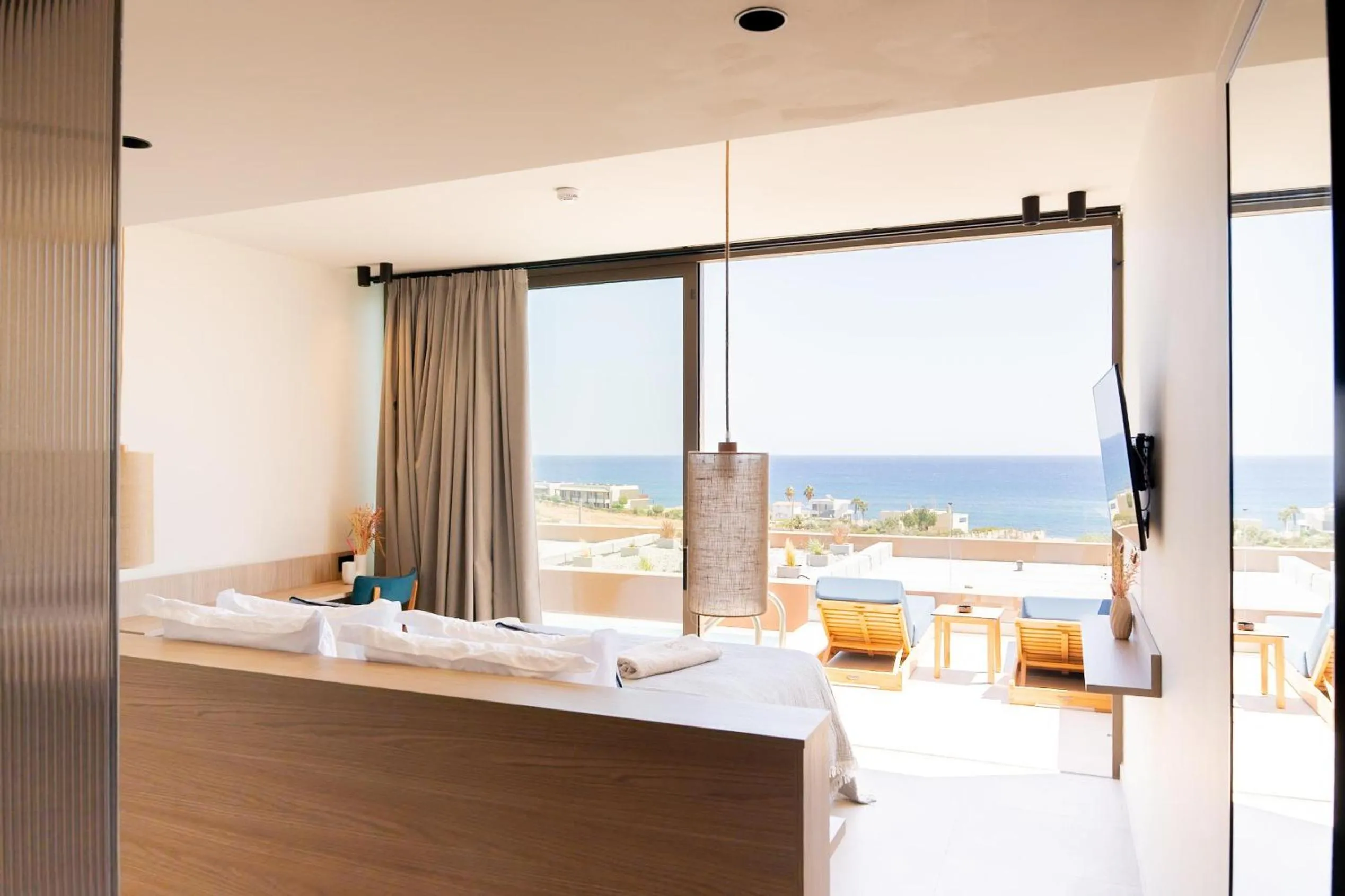 Photo of the whole room, Bed in Este Elegant Suites & Villas - Adults Only