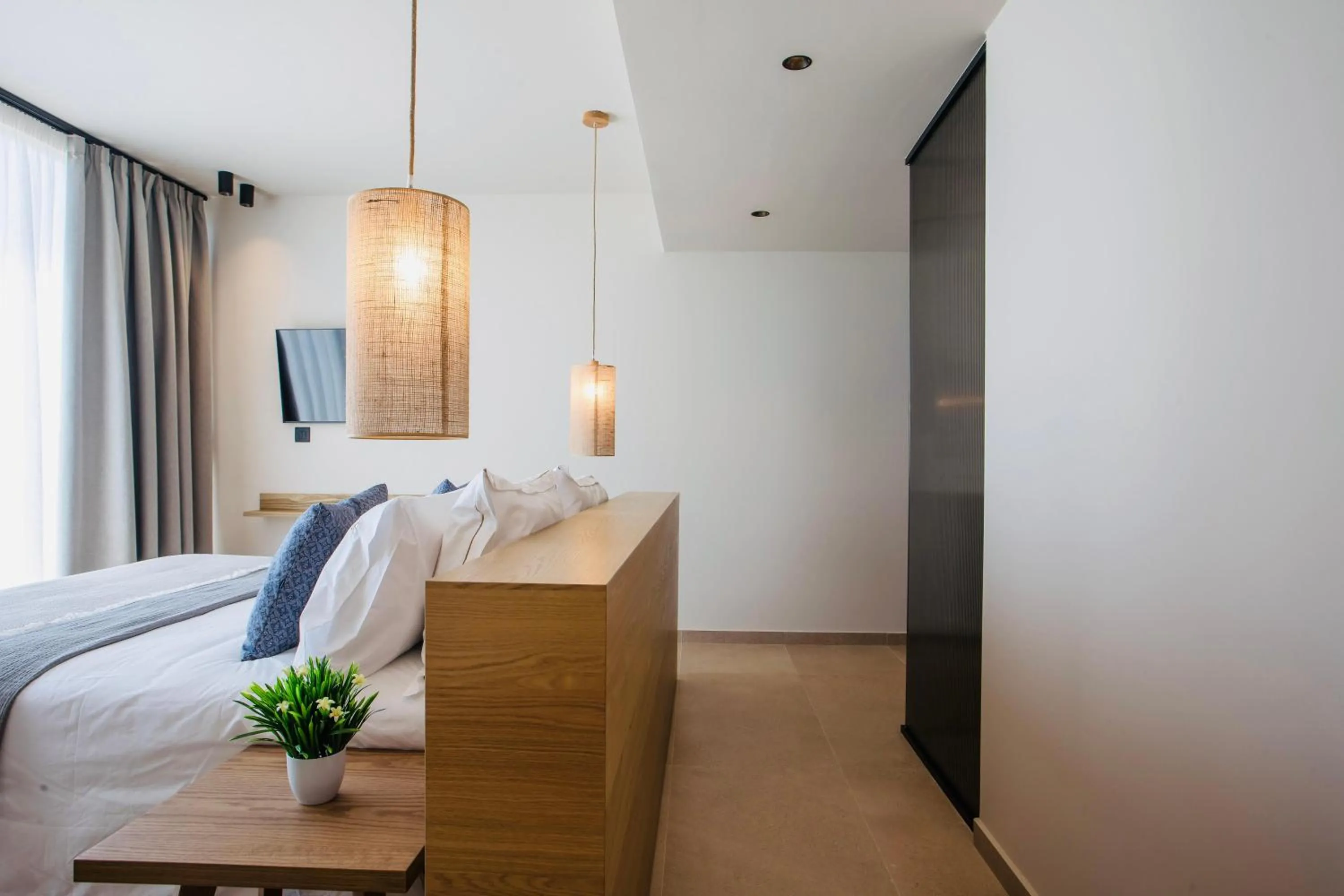 Photo of the whole room, Bed in Este Elegant Suites & Villas - Adults Only