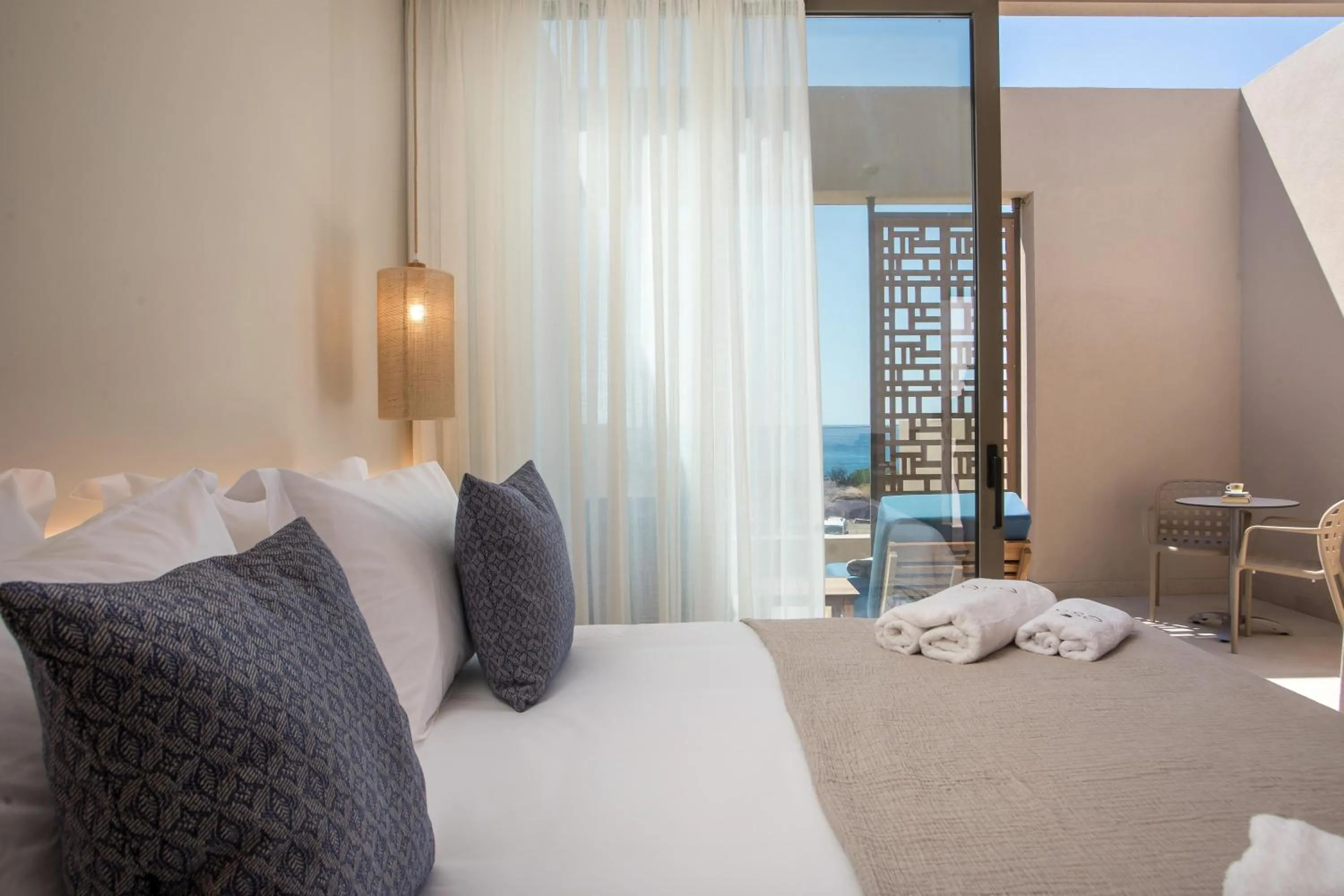 Photo of the whole room, Bed in Este Elegant Suites & Villas - Adults Only
