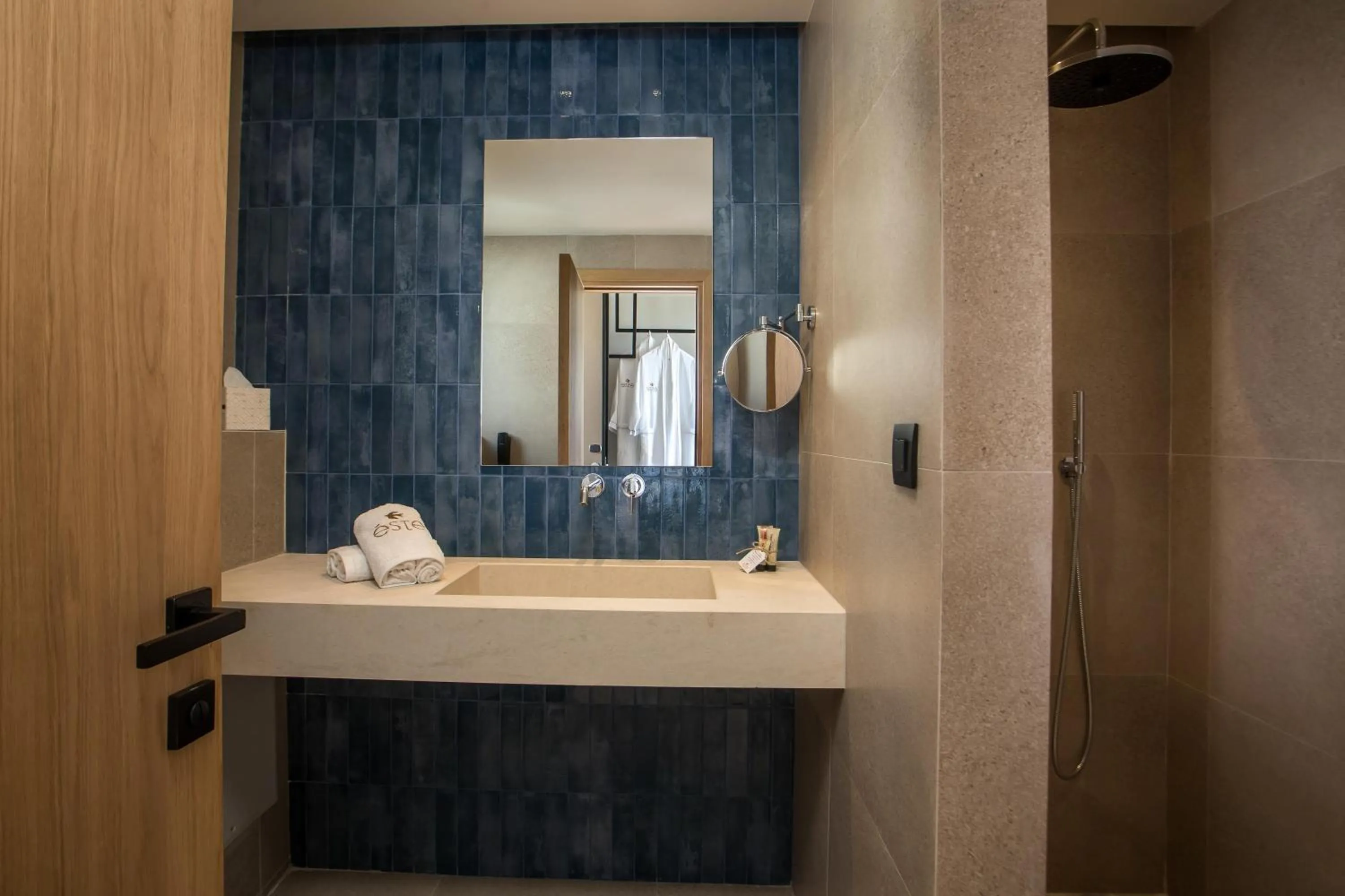 Bathroom in Este Elegant Suites & Villas - Adults Only
