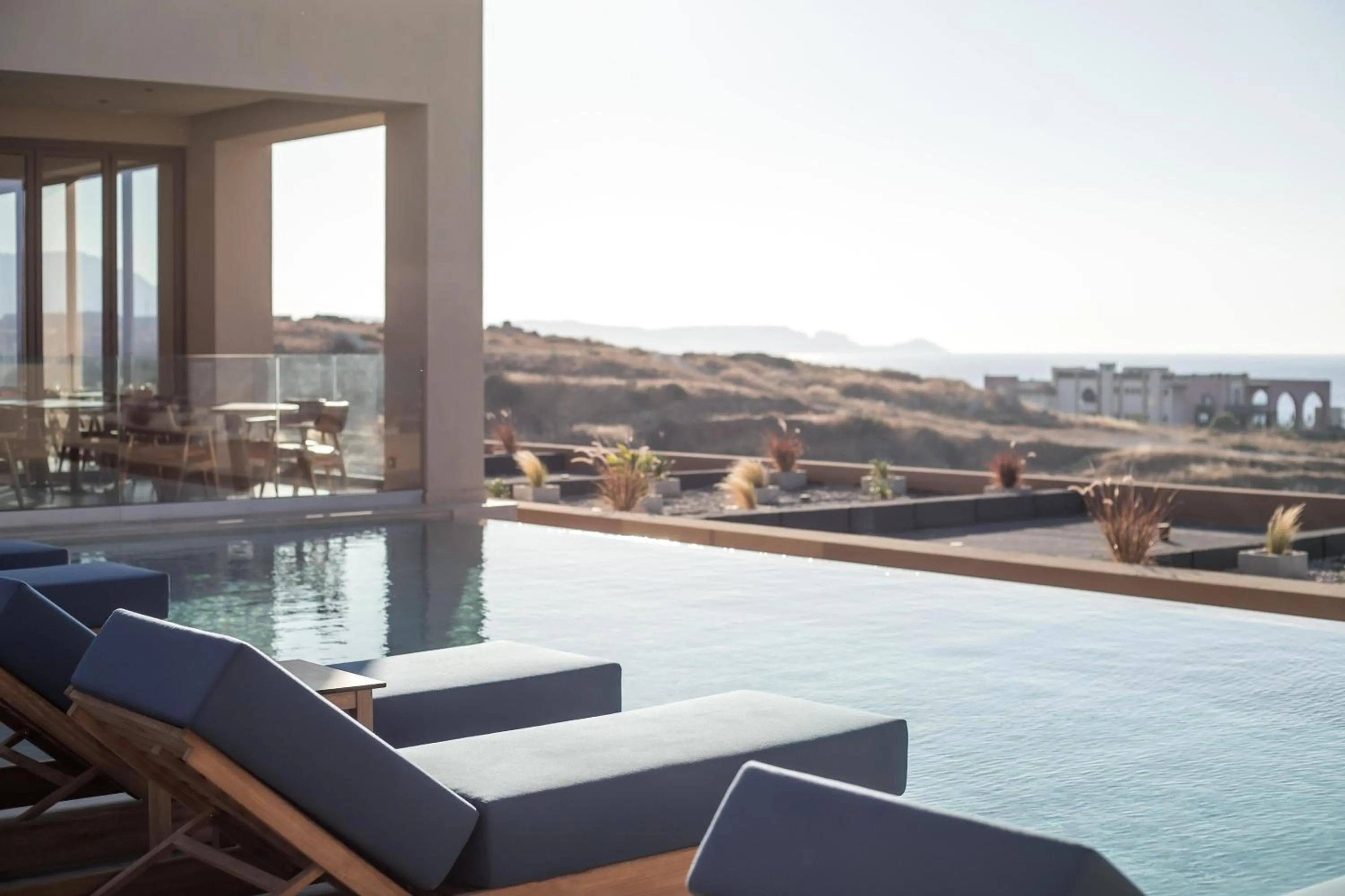 Swimming pool in Este Elegant Suites & Villas - Adults Only