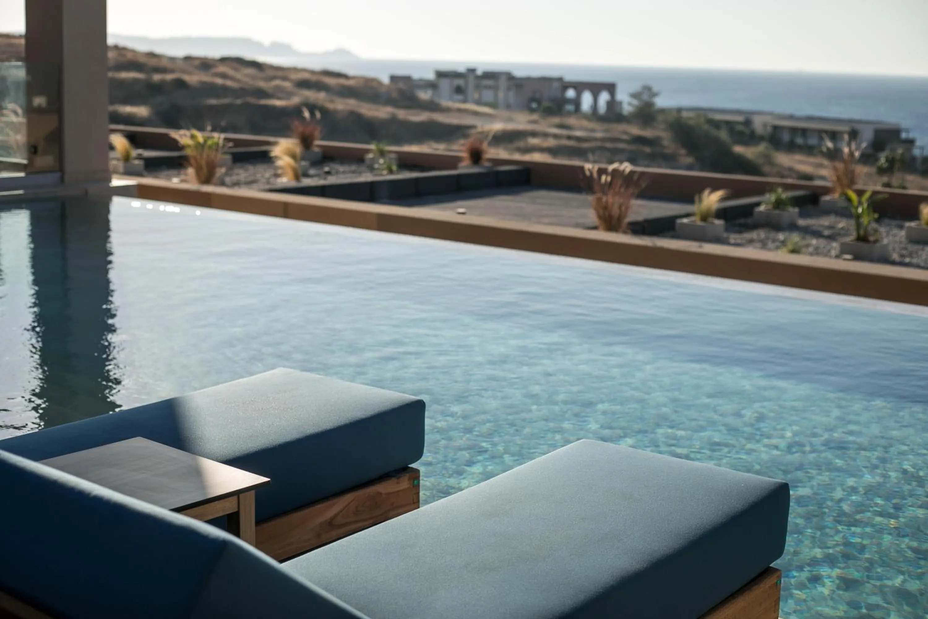 Swimming pool in Este Elegant Suites & Villas - Adults Only