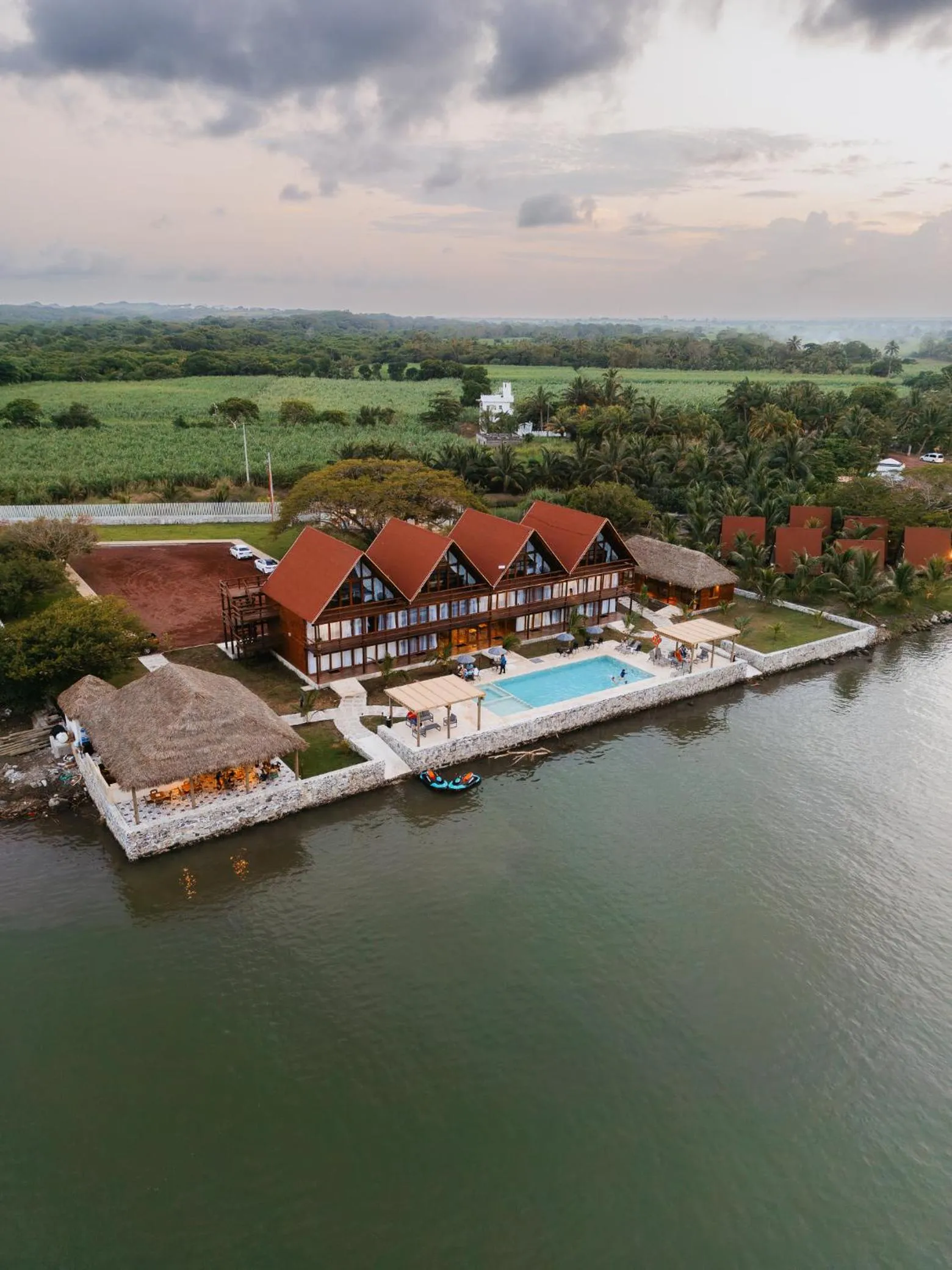 Riverside Hotel Chachalacas