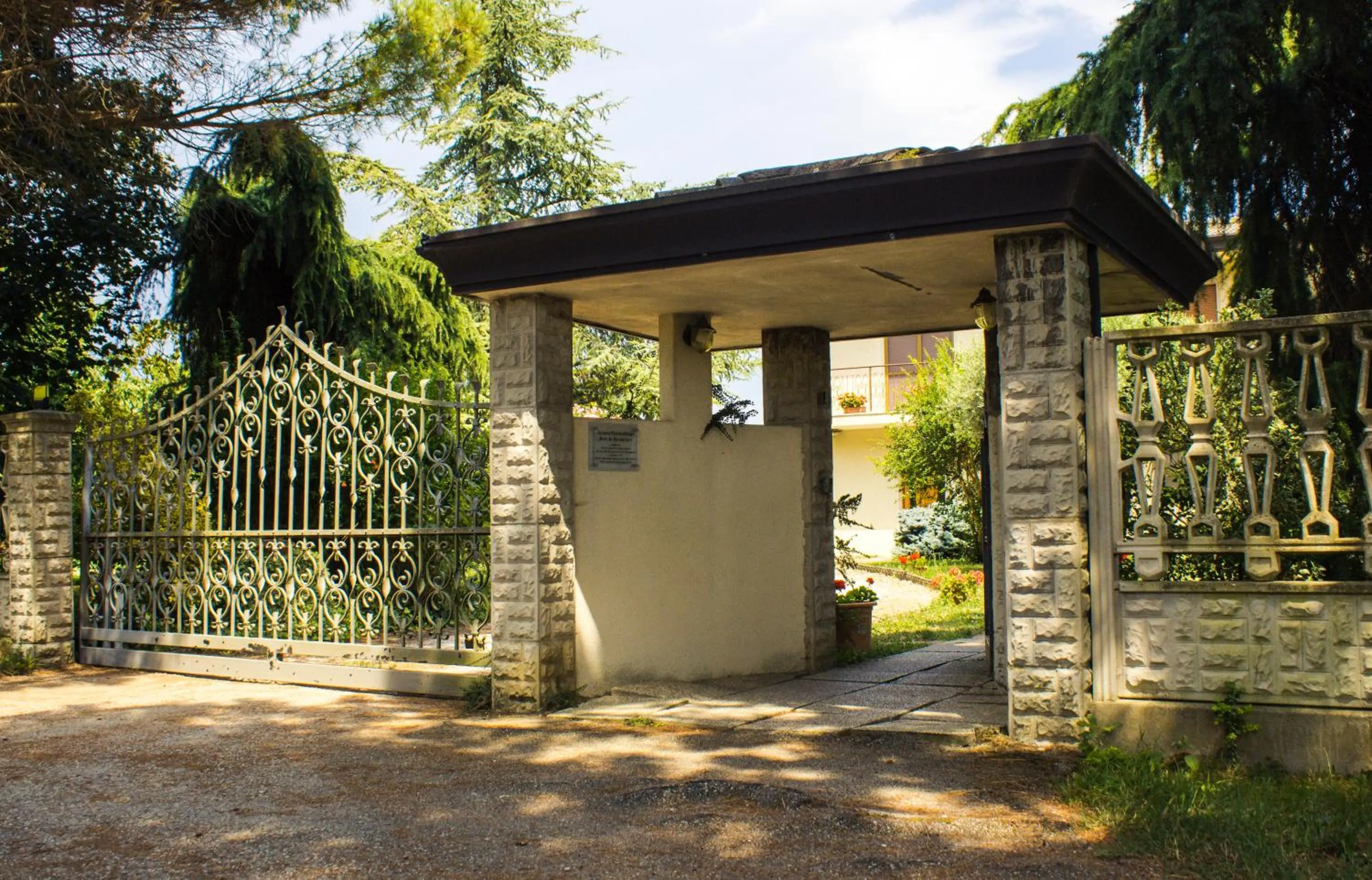 Facade/entrance in B&B Airport Venice Diego 2