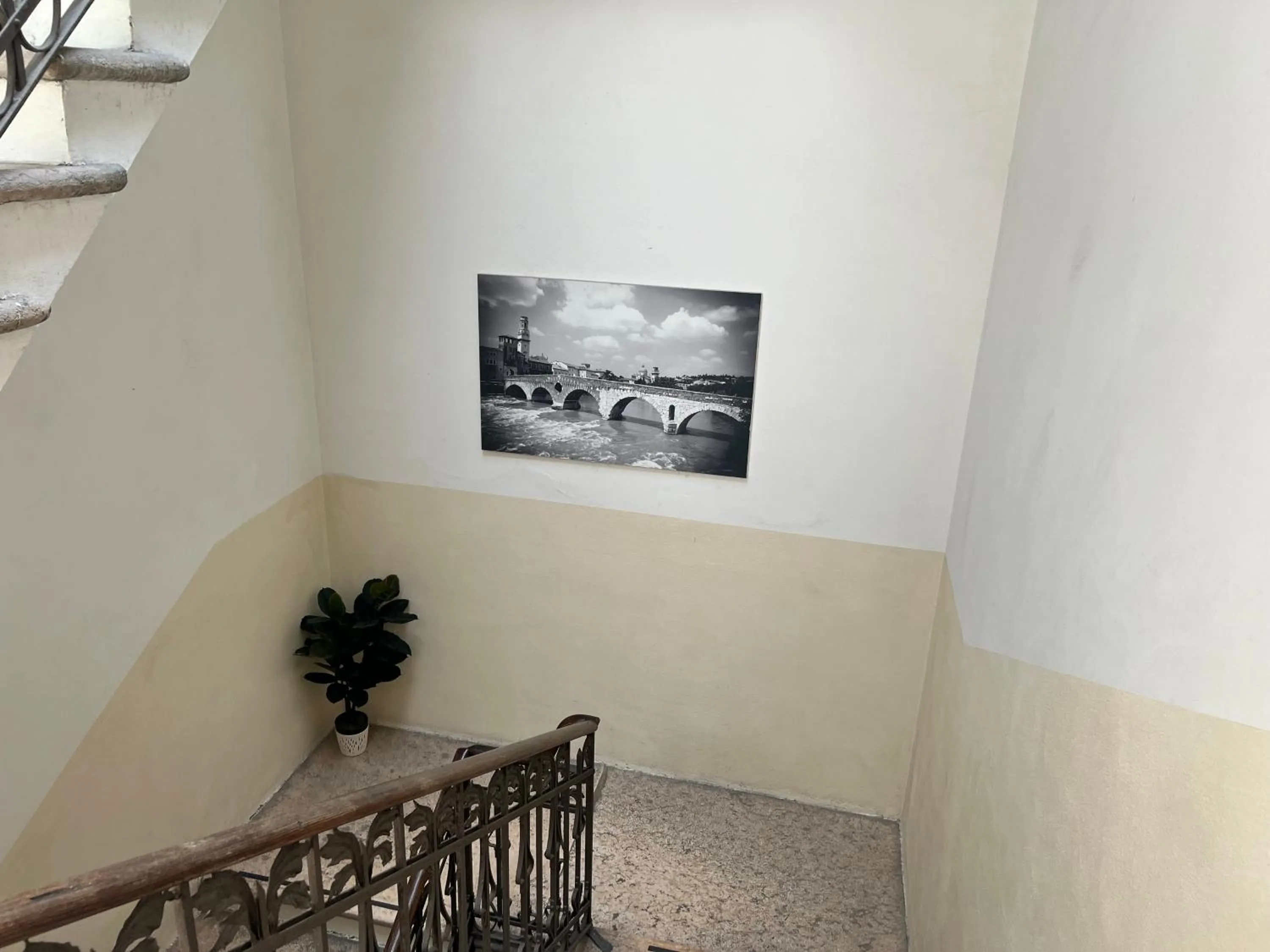 Decorative detail in Verona Rooms