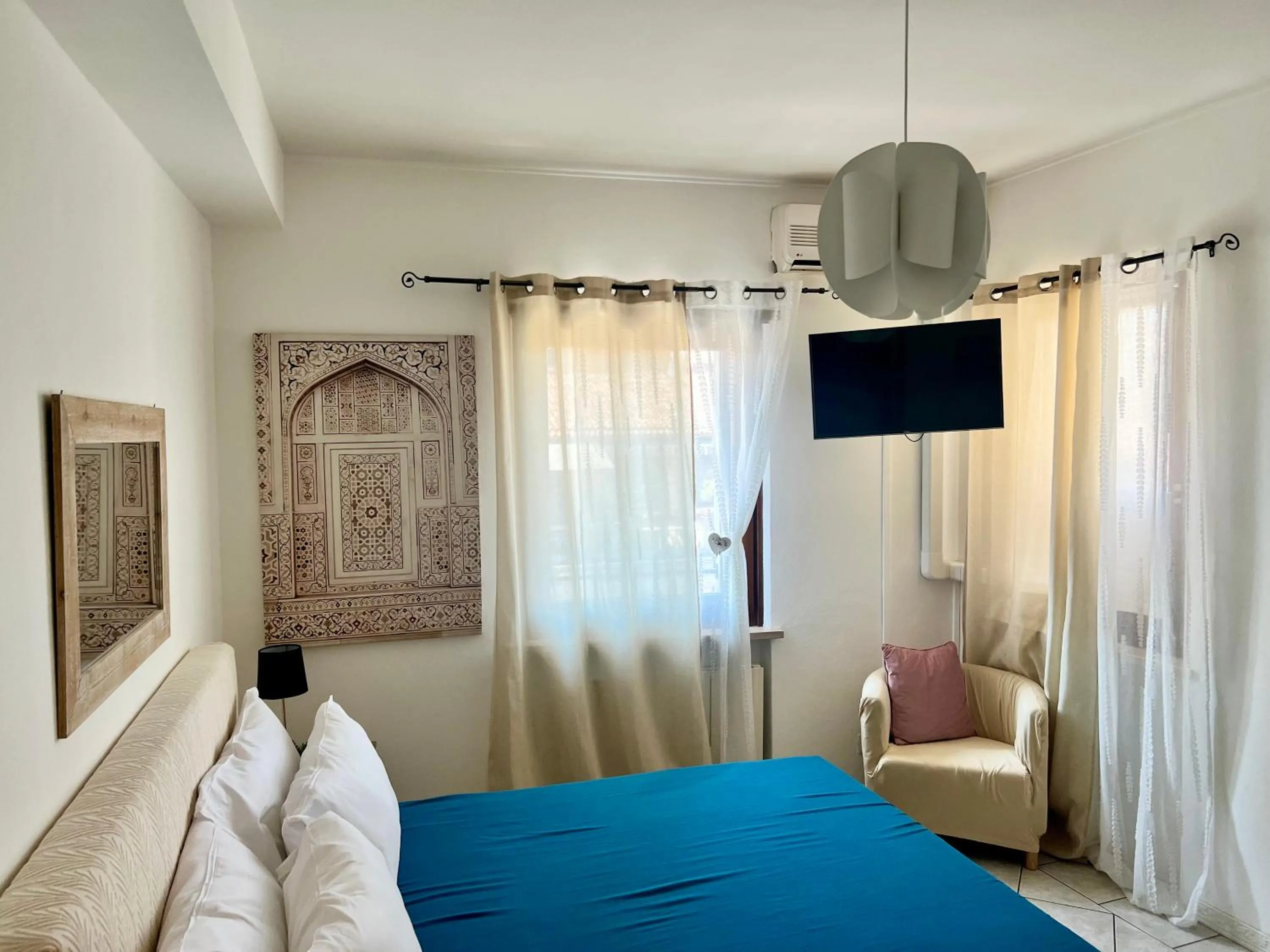 Bedroom, Bed in Verona Rooms