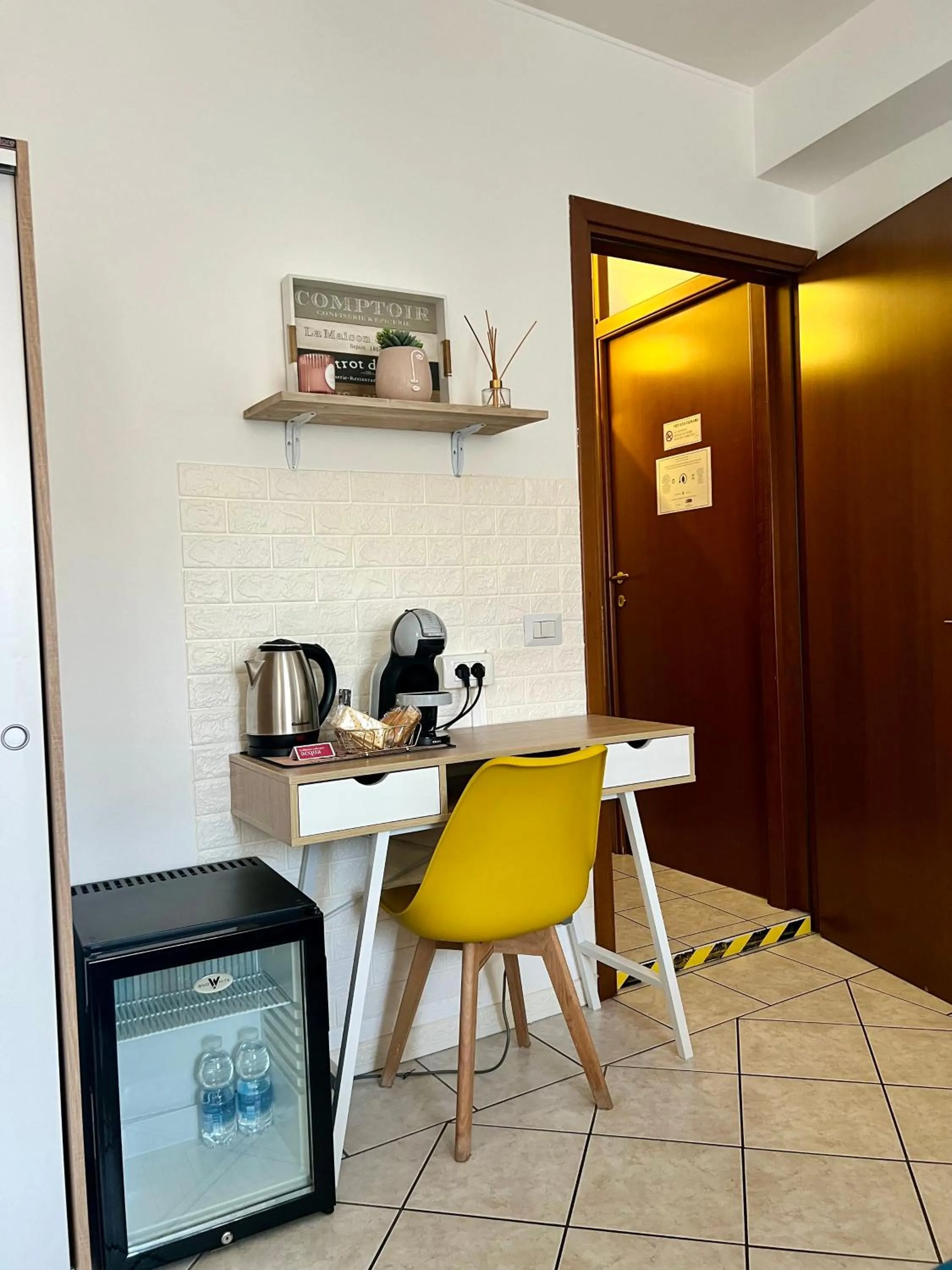 furniture in Verona Rooms