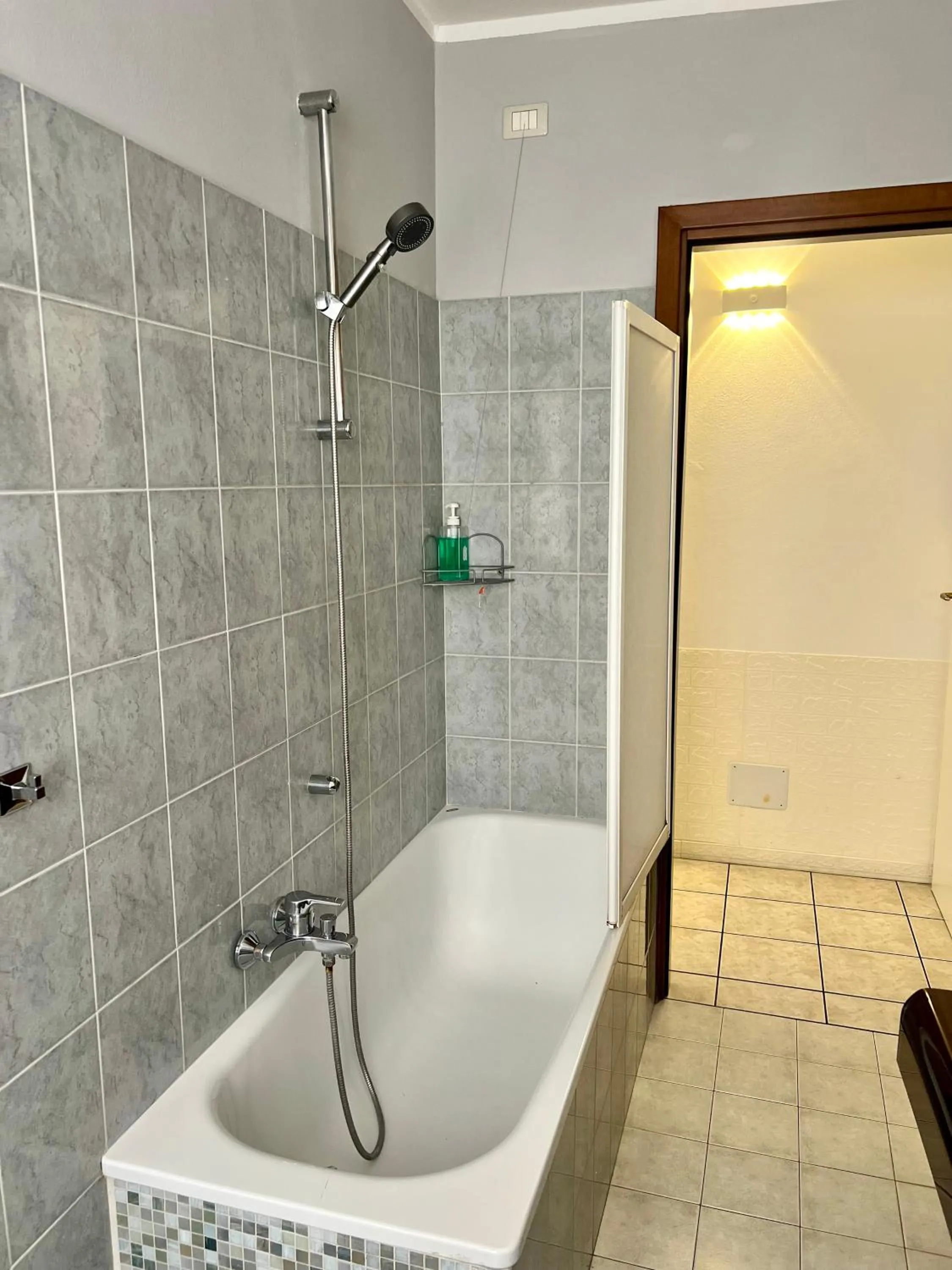 Bath in Verona Rooms