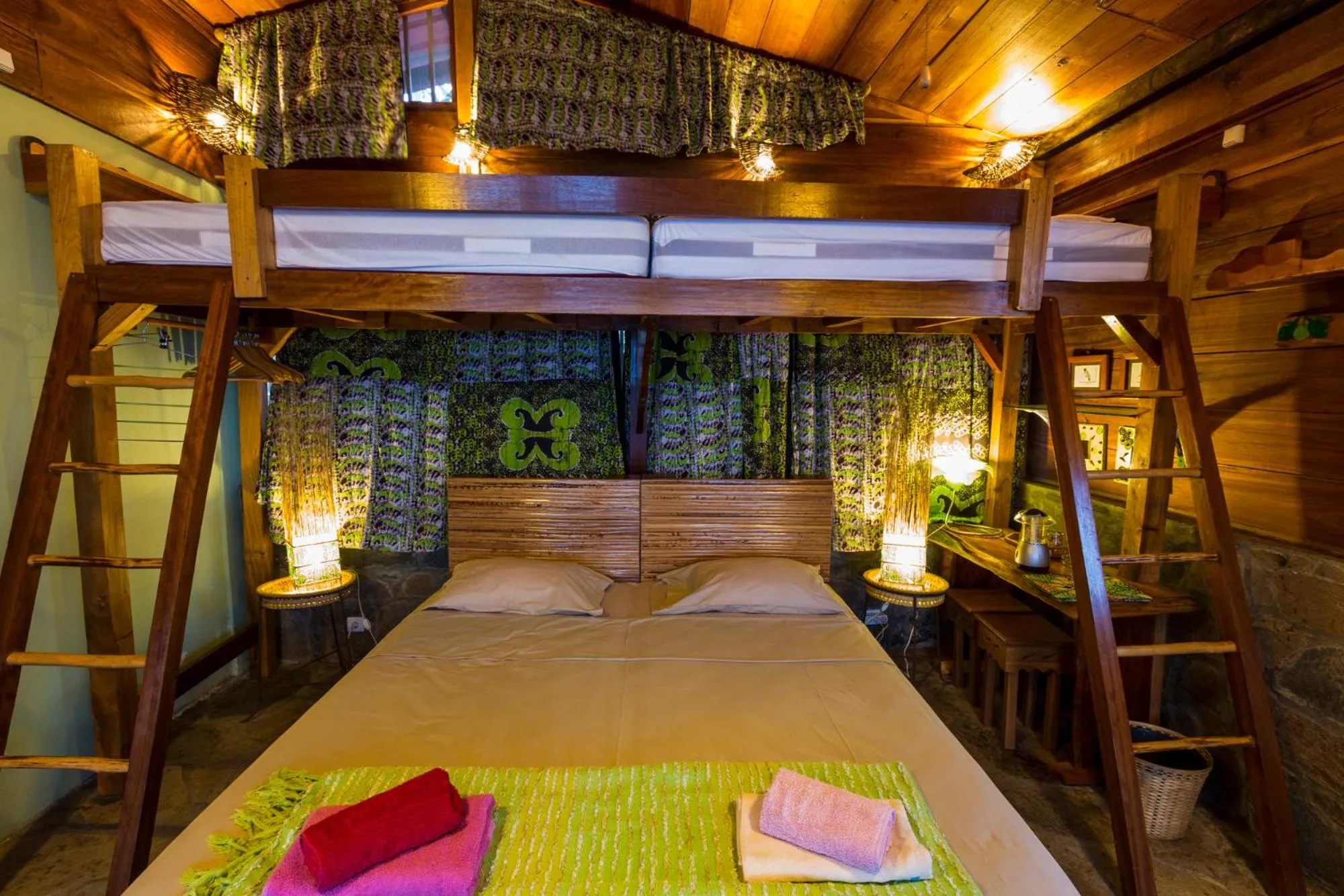 bunk bed, Bed in Mucumbli