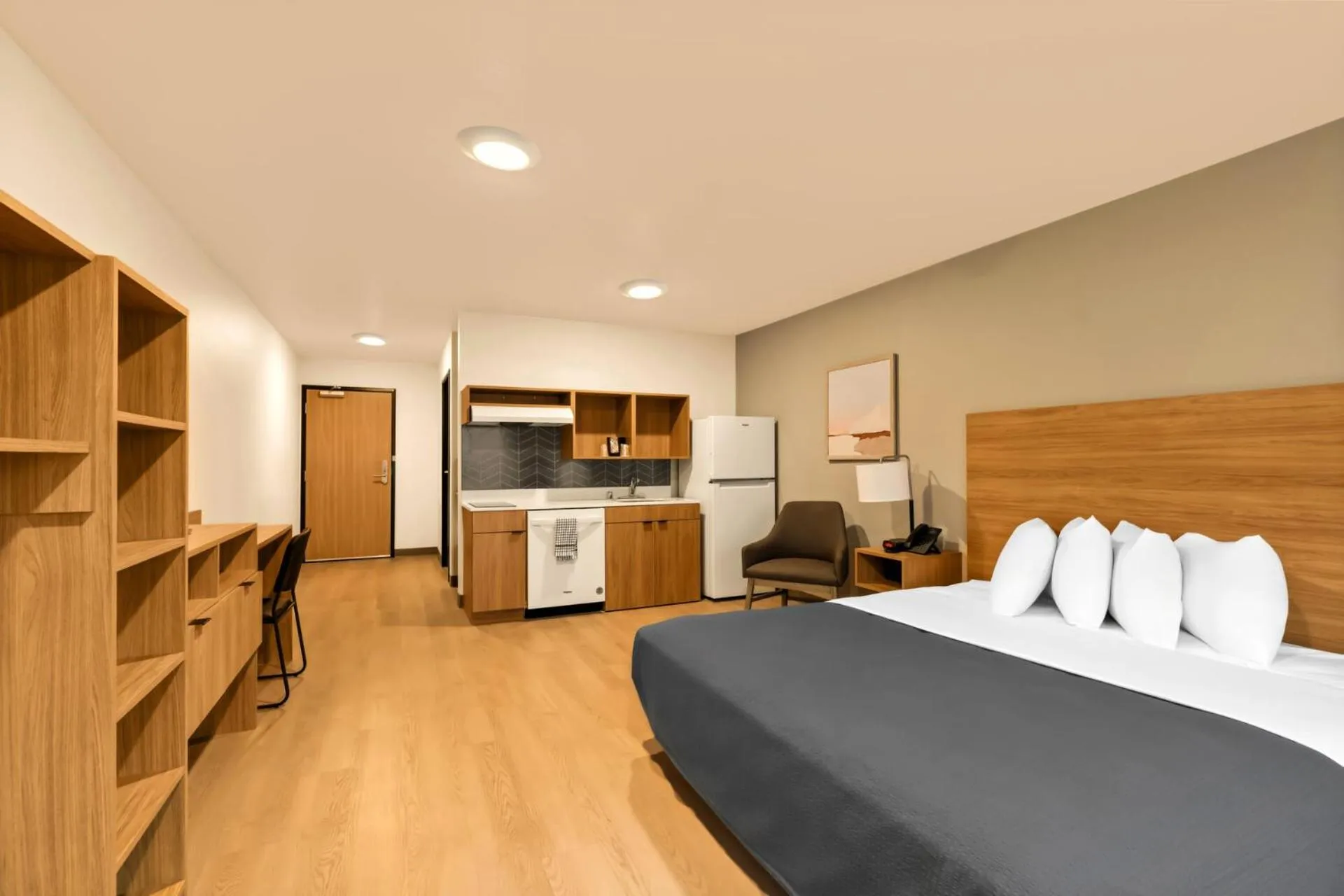 Bedroom, Bed in LivAway Suites Tri-Cities-Richland