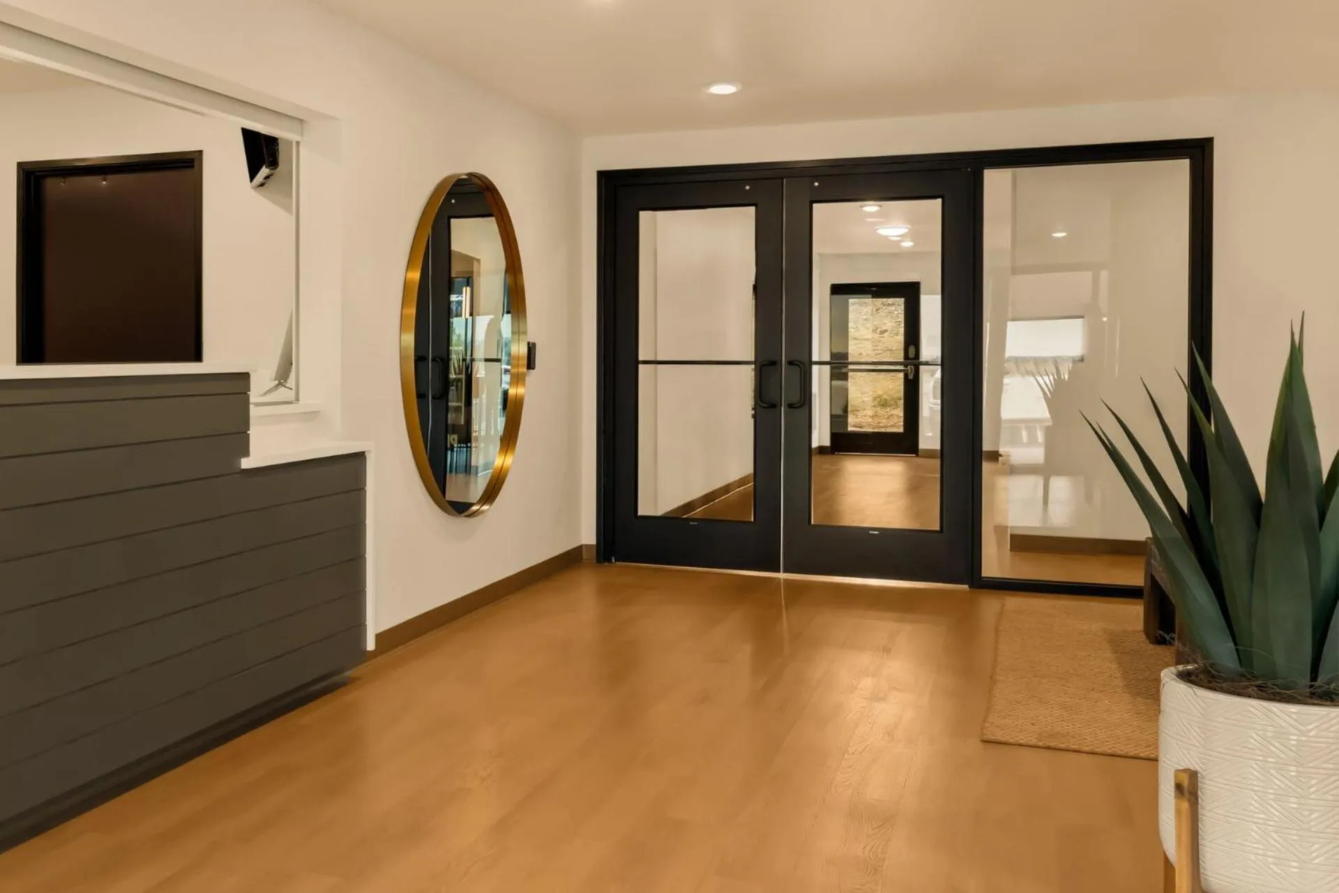 Facade/entrance in LivAway Suites Tri-Cities-Richland