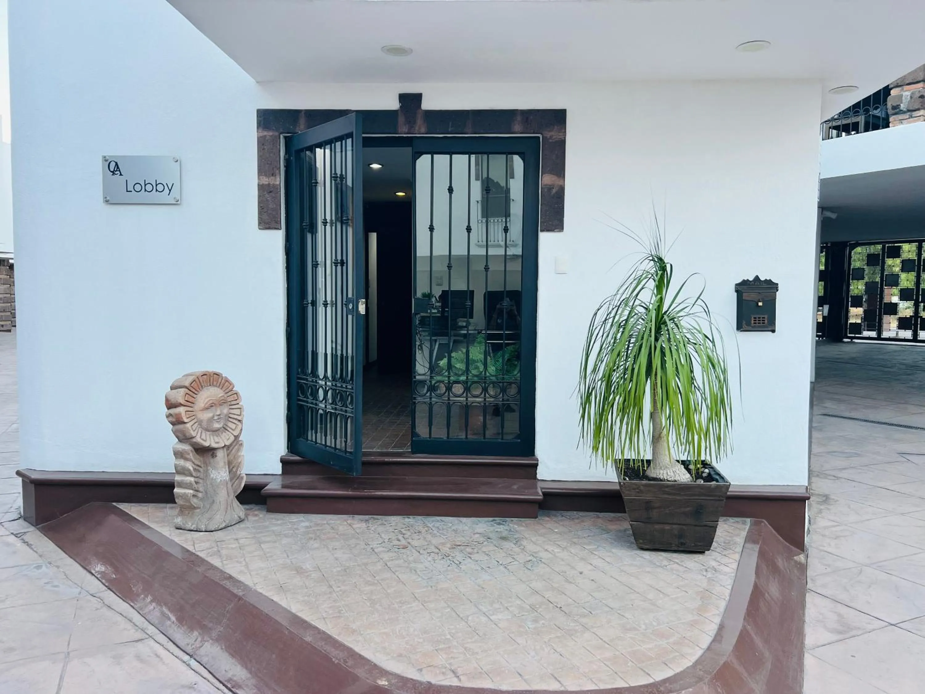 Facade/entrance in QA Hotel