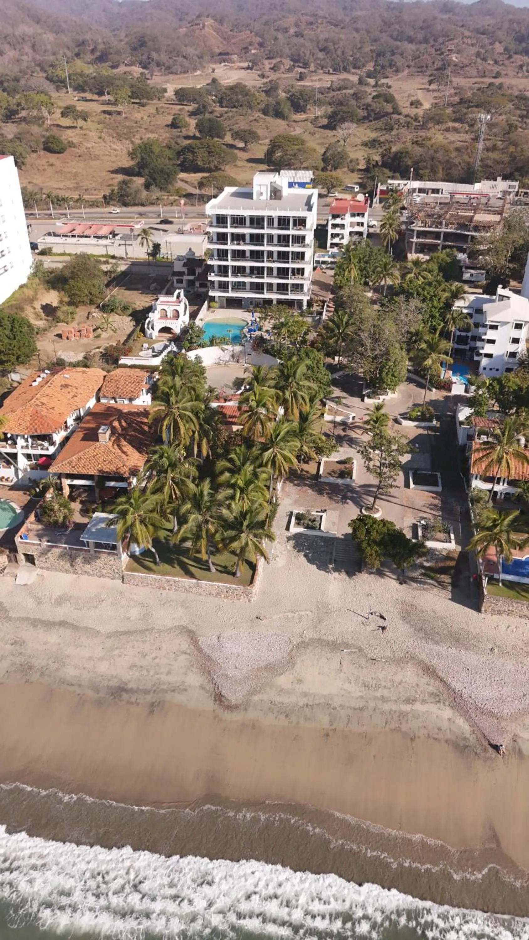 Property building in Itare Beach House