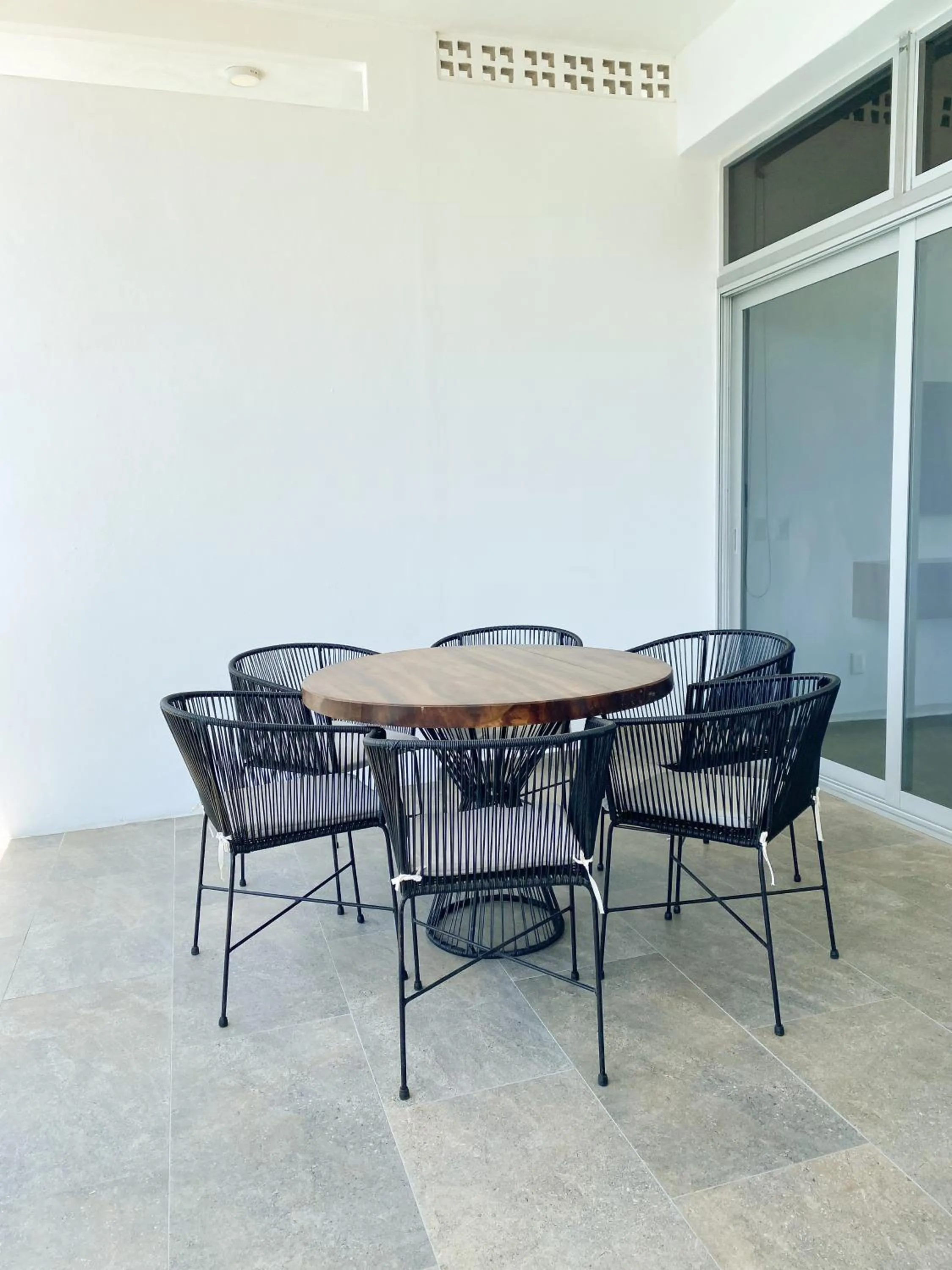 Dining area in Itare Beach House