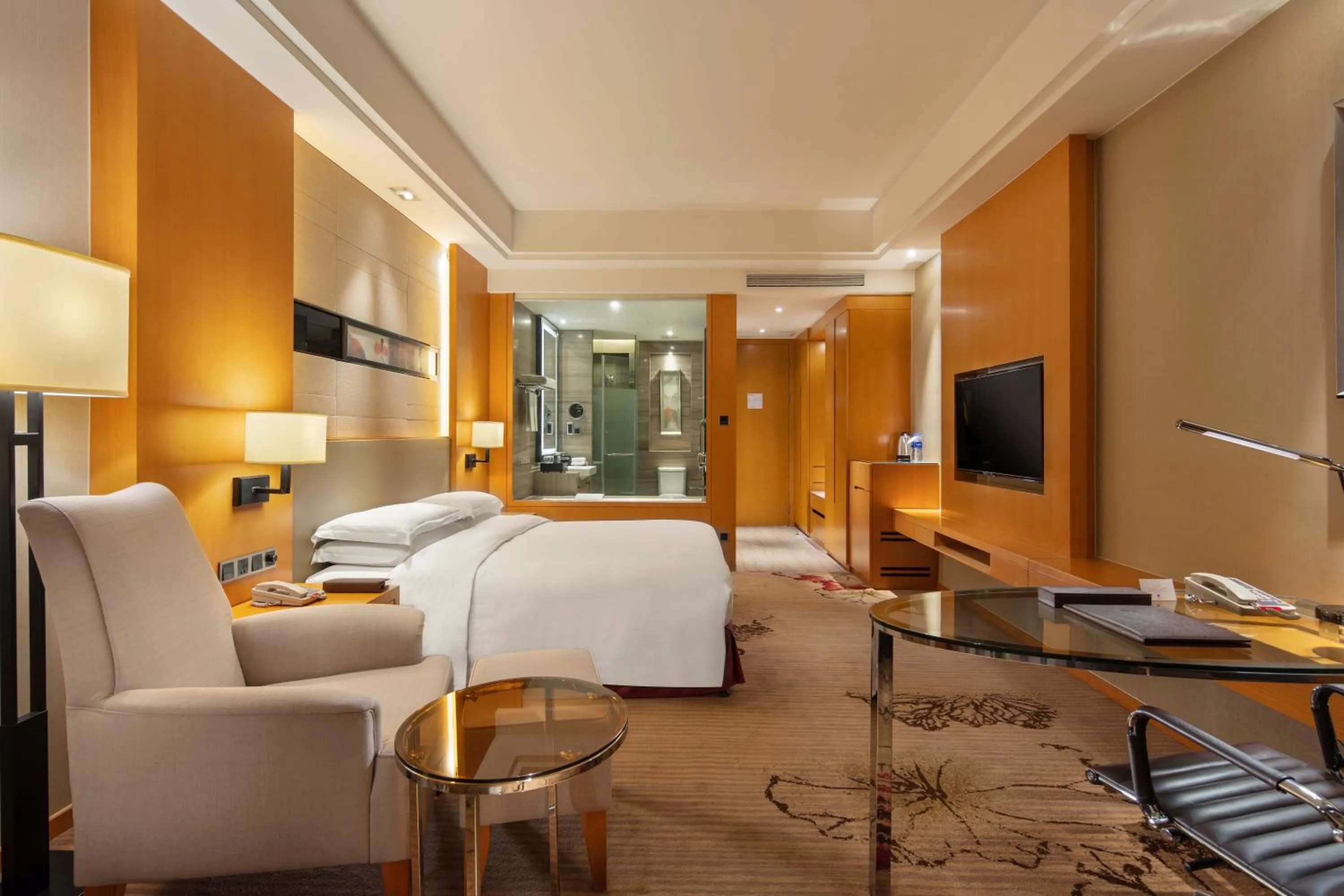 Photo of the whole room, Bed in Wyndham Shanghai Nanxiang