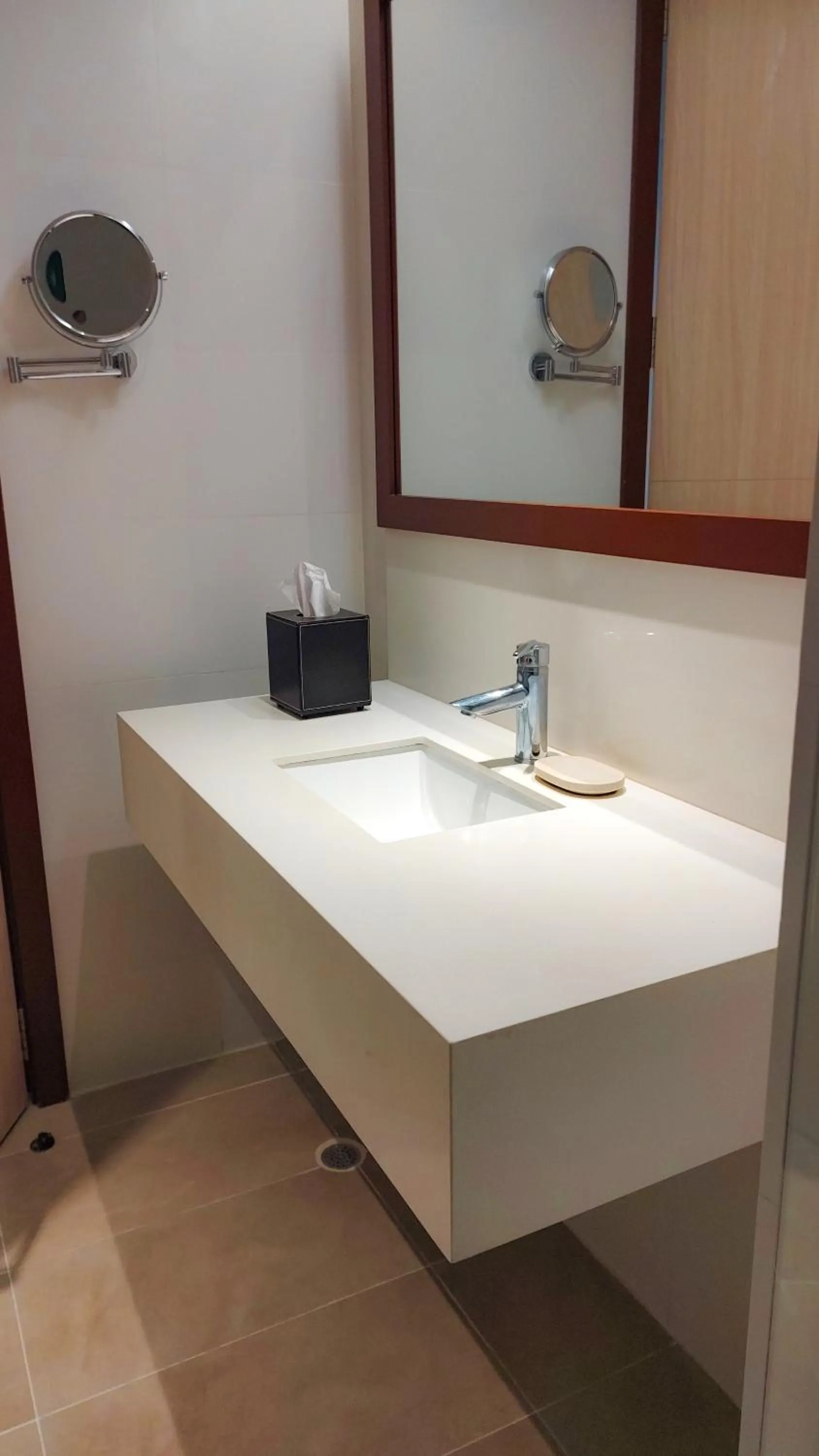 Bathroom in Holiday Inn Cúcuta by IHG