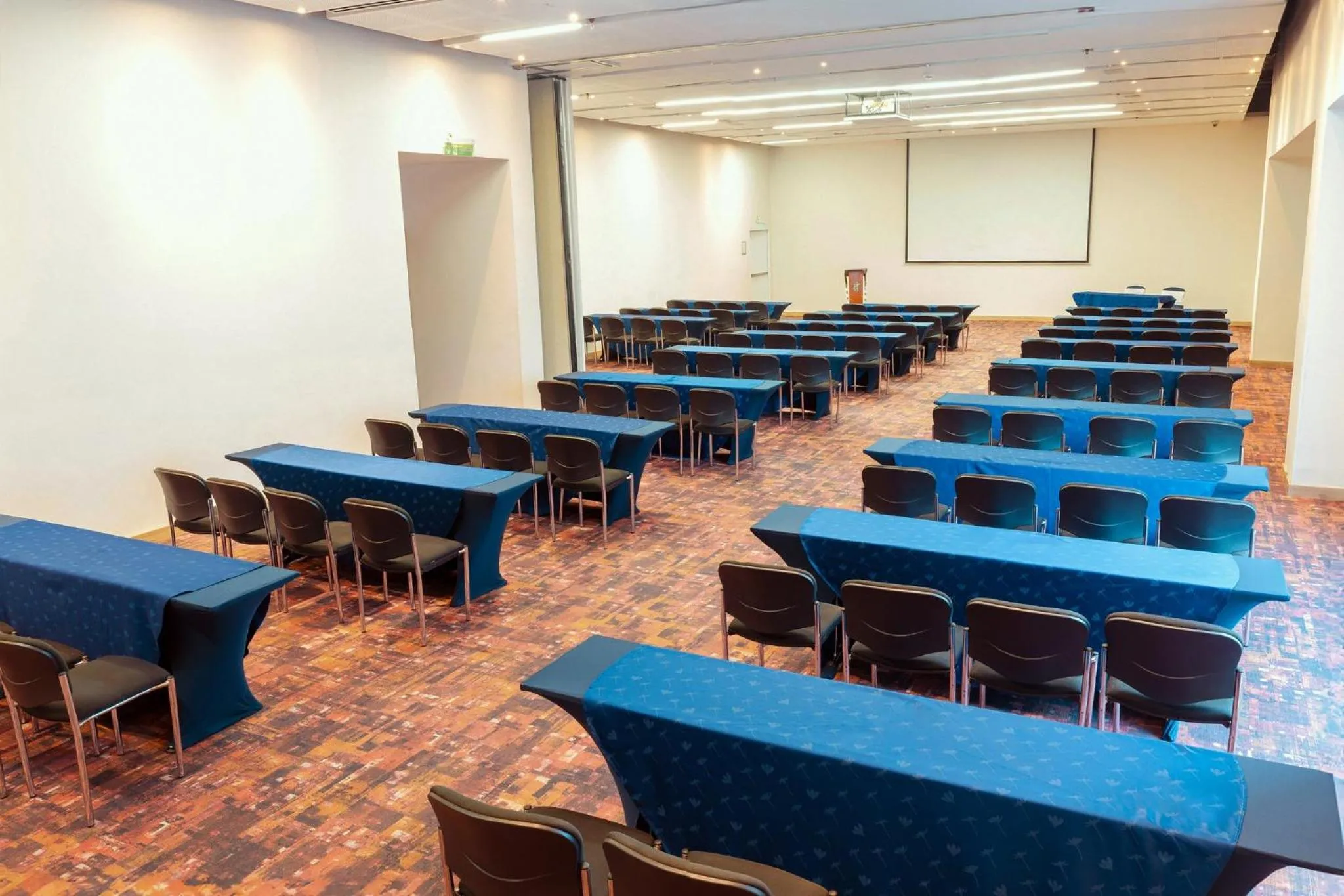 Meeting/conference room in Holiday Inn Cúcuta by IHG