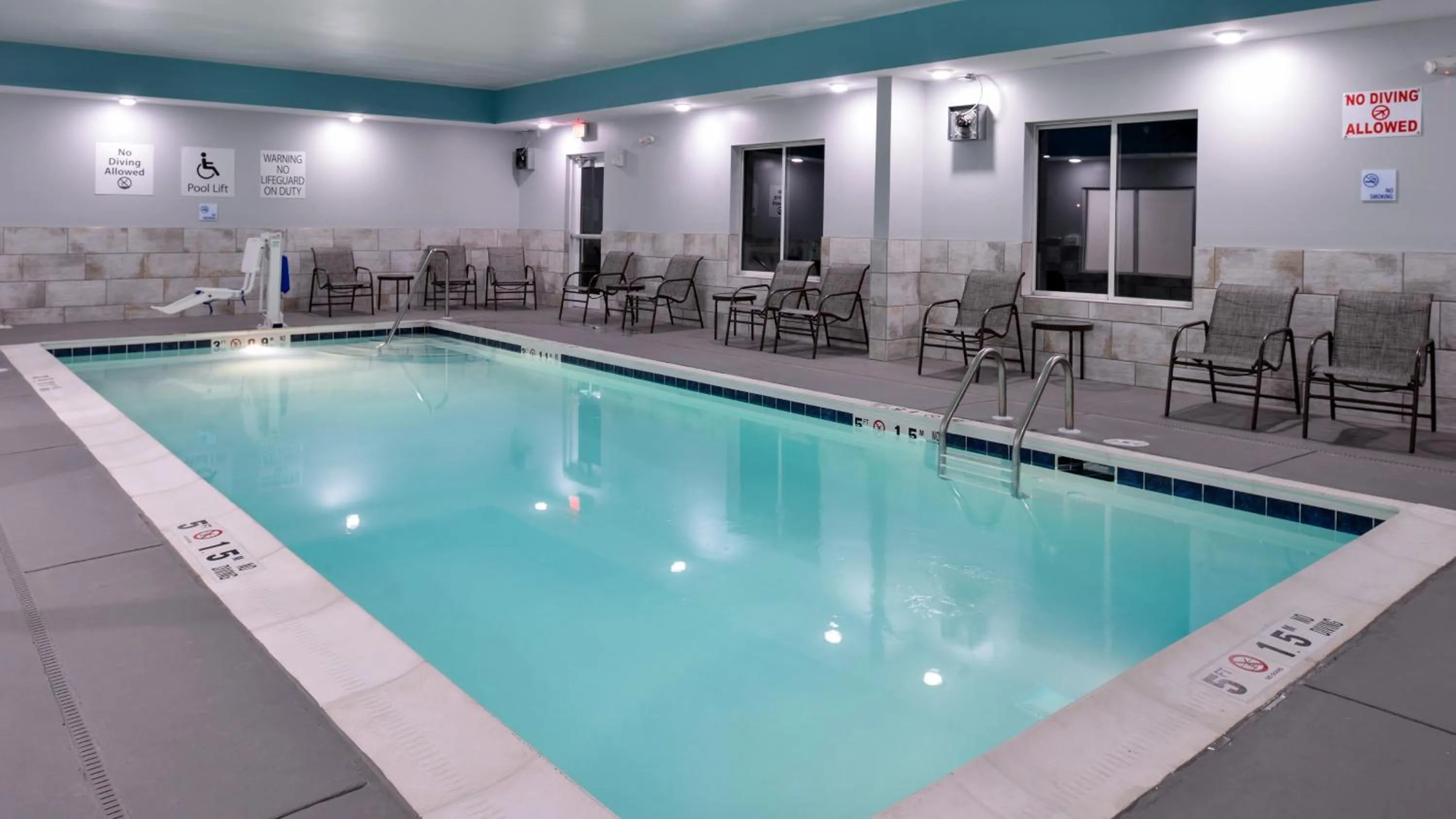 Swimming pool in Holiday Inn Express & Suites Lexington Midtown - I-75 by IHG