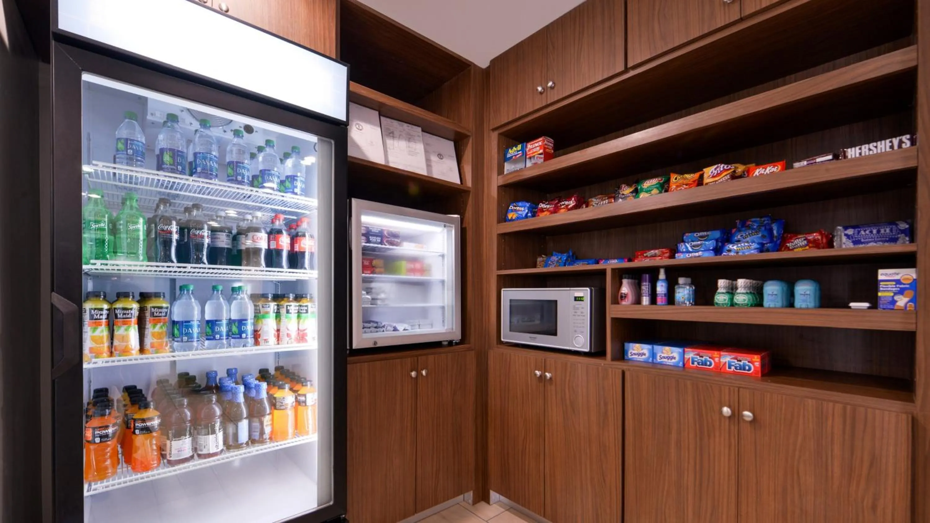 Lobby or reception in Holiday Inn Express & Suites Lexington Midtown - I-75 by IHG