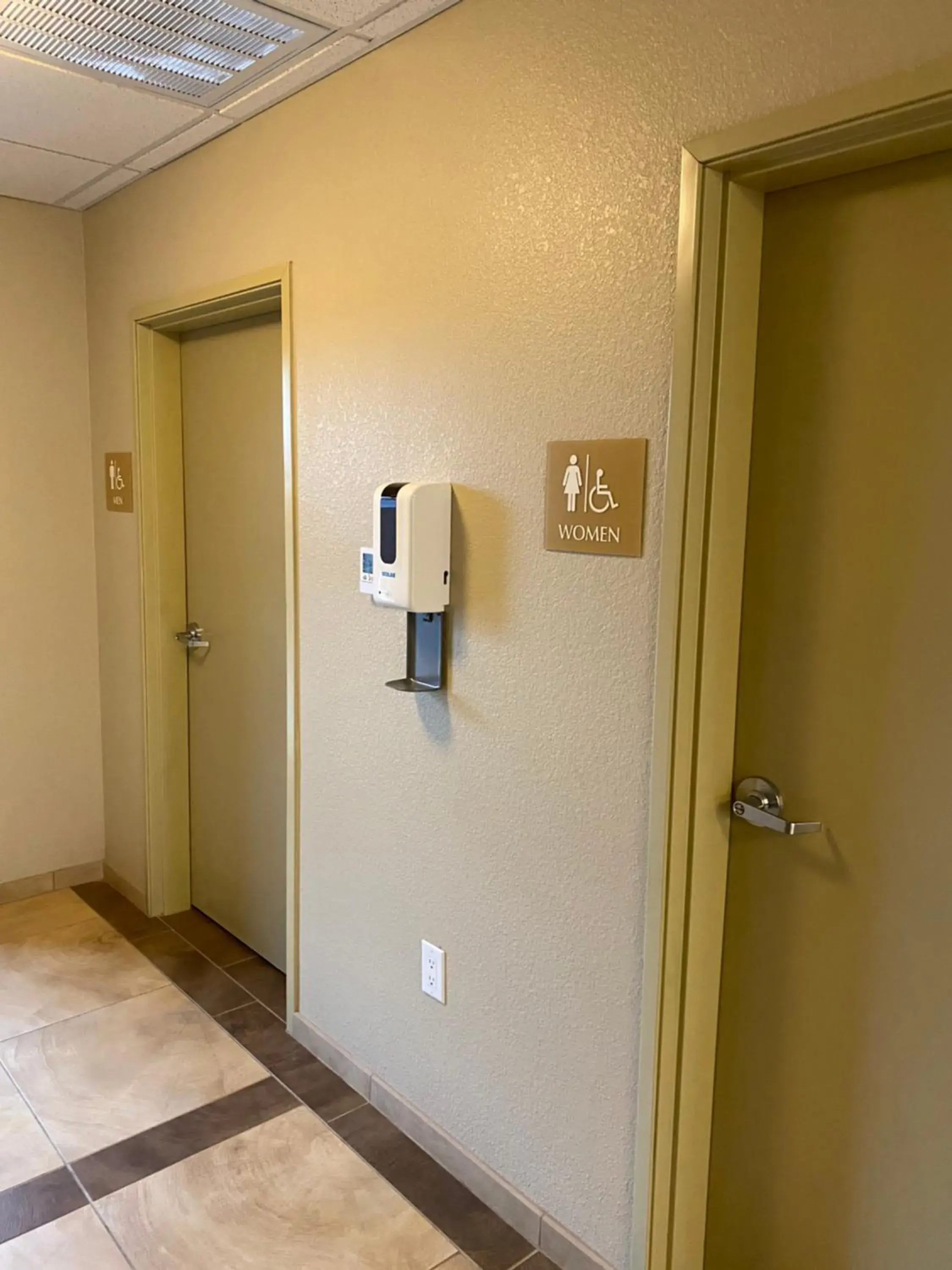 Property building in Candlewood Suites Cotulla by IHG Property building in Candlewood Suites Cotulla by IHG