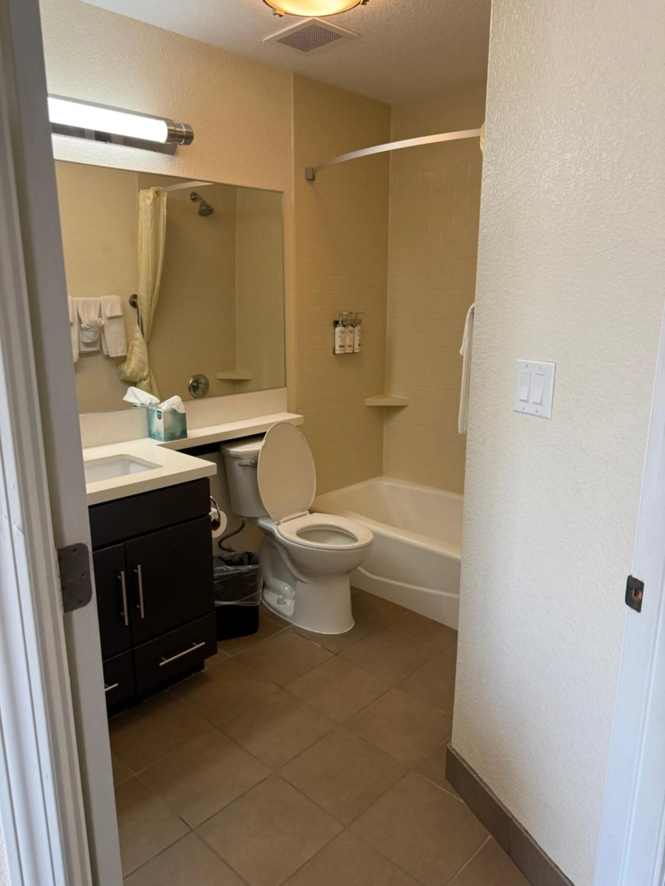 Bathroom in Candlewood Suites Cotulla by IHG
