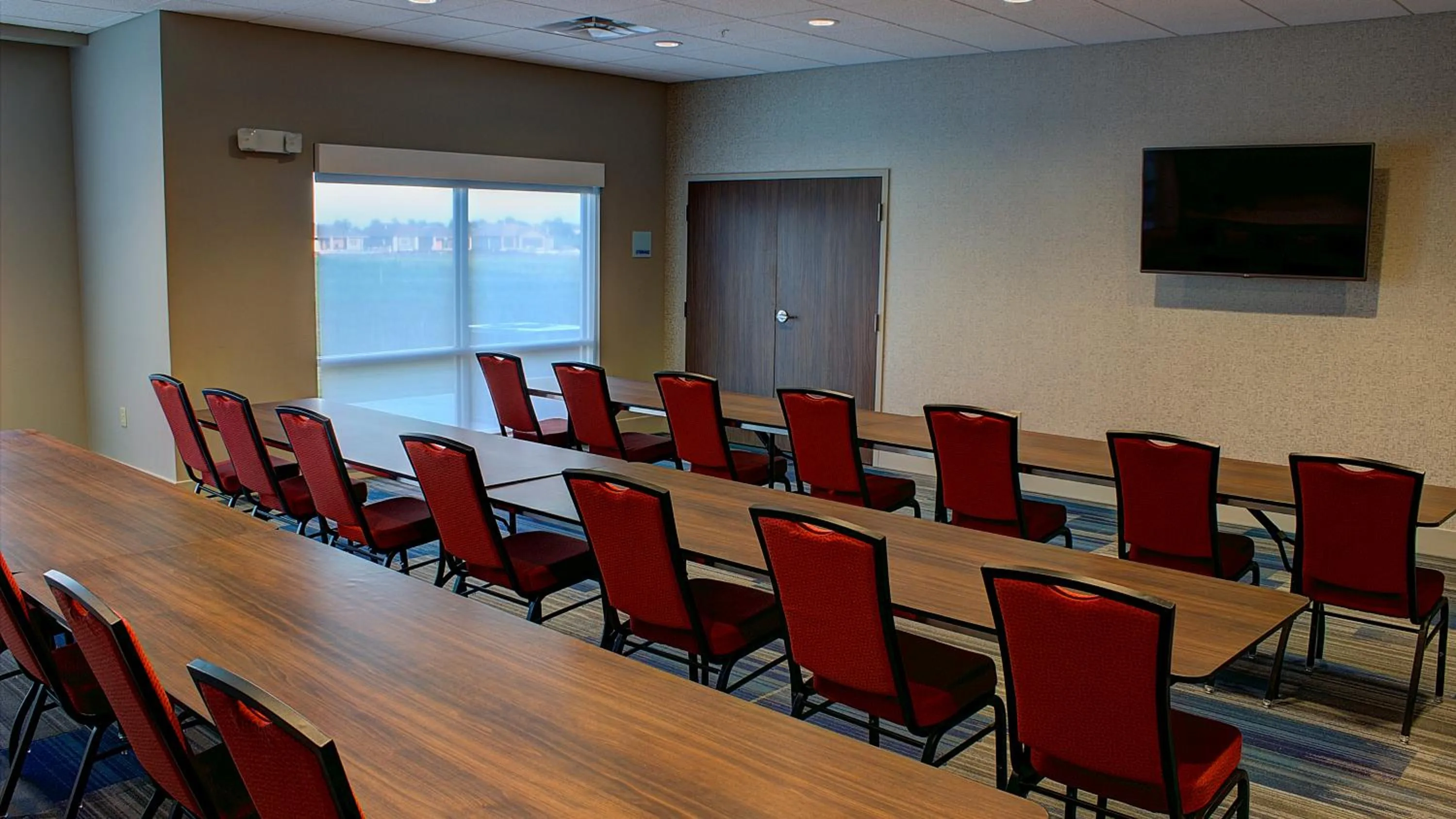 Meeting/conference room in Holiday Inn Express Spencer by IHG