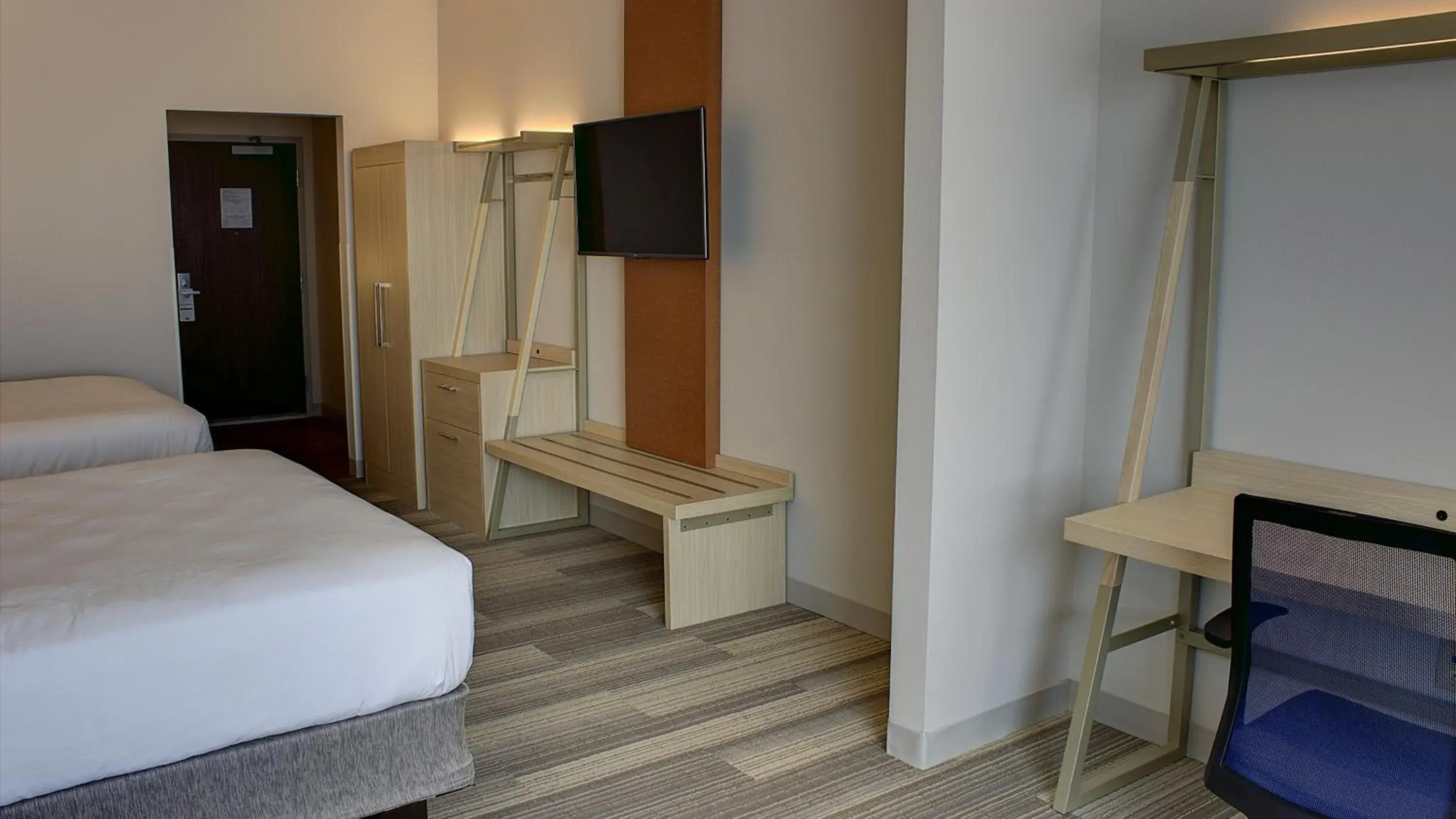 Photo of the whole room, Bed in Holiday Inn Express Spencer by IHG Photo of the whole room, Bed in Holiday Inn Express Spencer by IHG