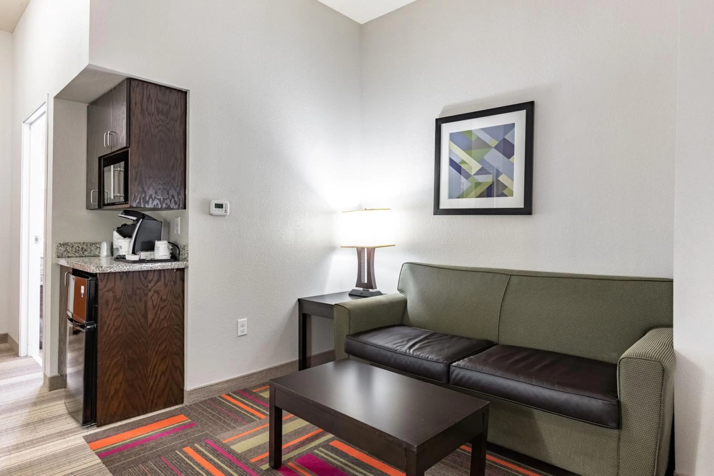 Bedroom in Holiday Inn Express & Suites New Martinsville by IHG