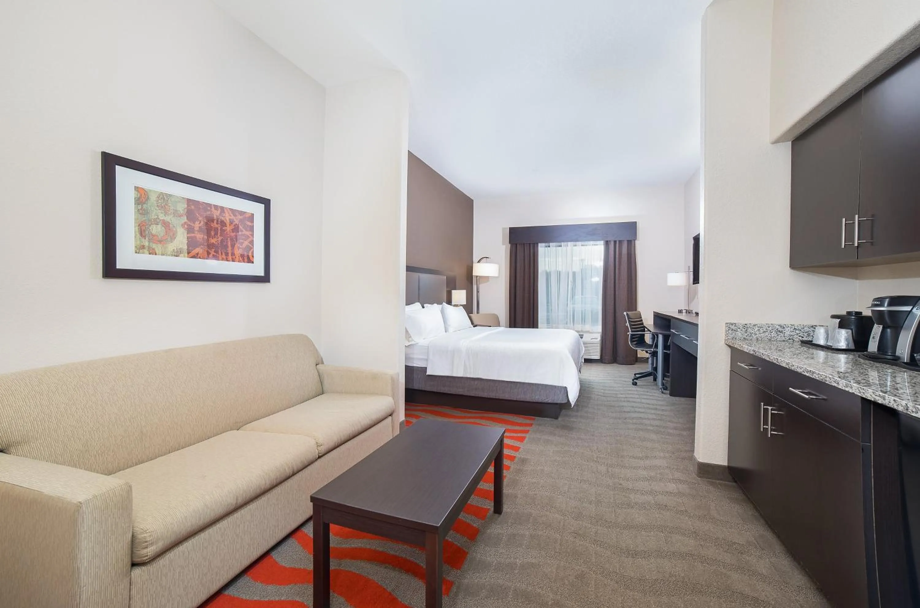 Photo of the whole room, Bed in Holiday Inn Express Hotel & Suites Glasgow by IHG