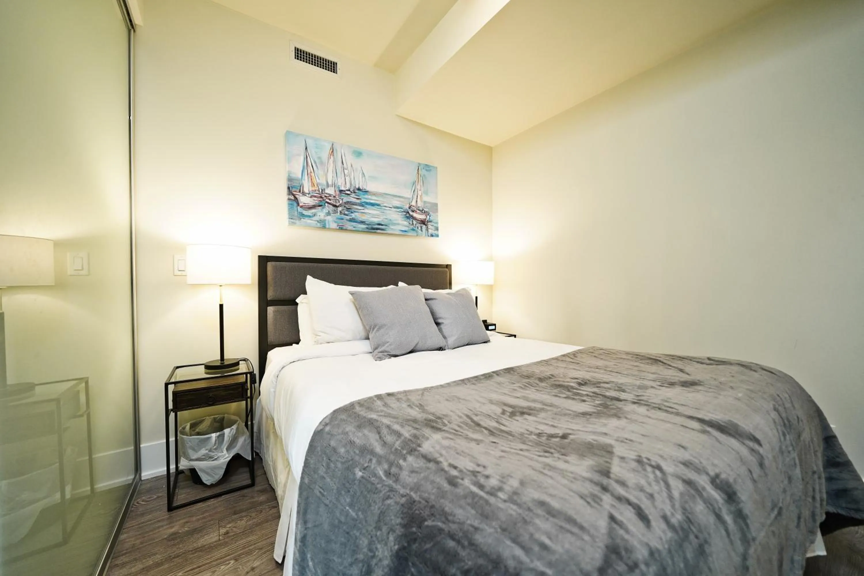 Bed in Rivetstays - The Atmos I