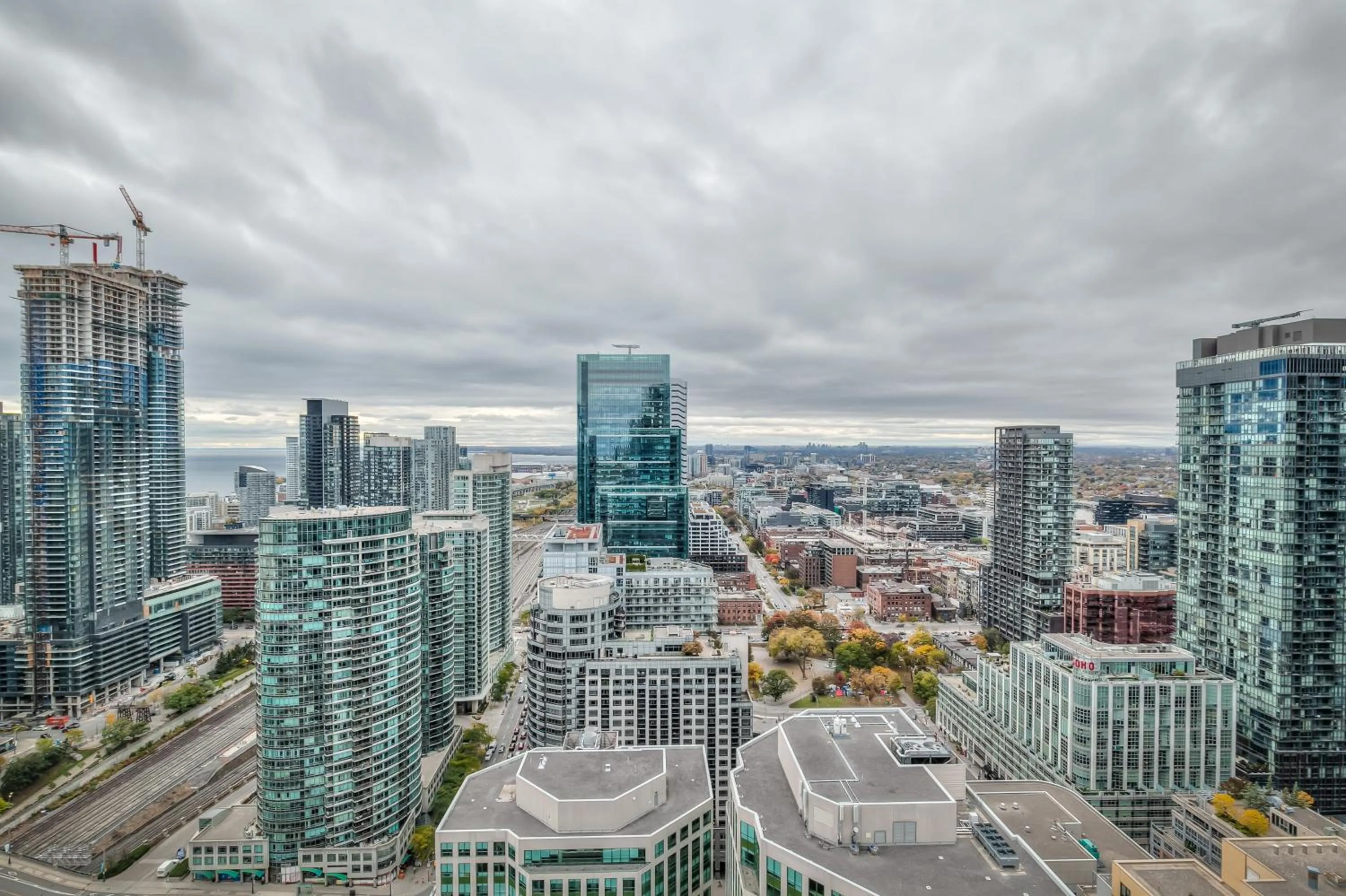 City view in Rivetstays - The Atmos I